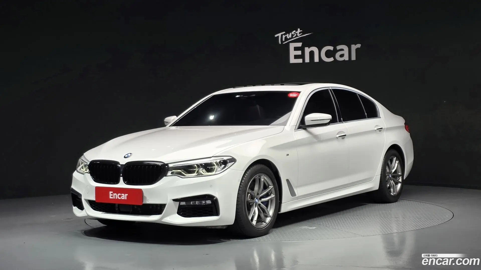 Main__Slider__Photo:5-Series BMW 2018.3-0