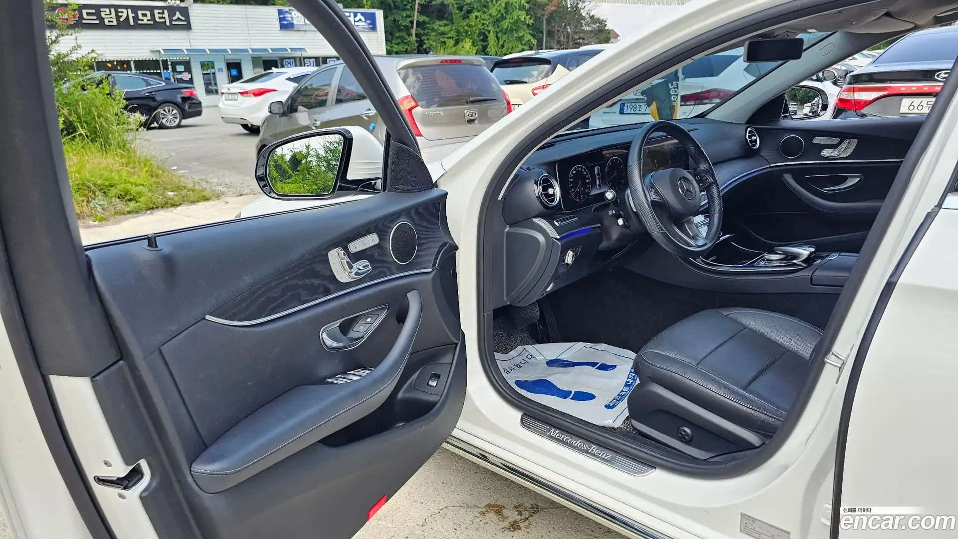 E-Class Mercedes-Benz 2017.2-INNER-010