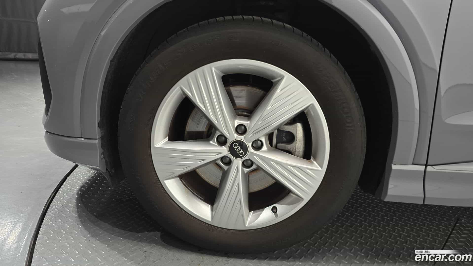Q4 e-tron Audi 2023.9-OUTER-005