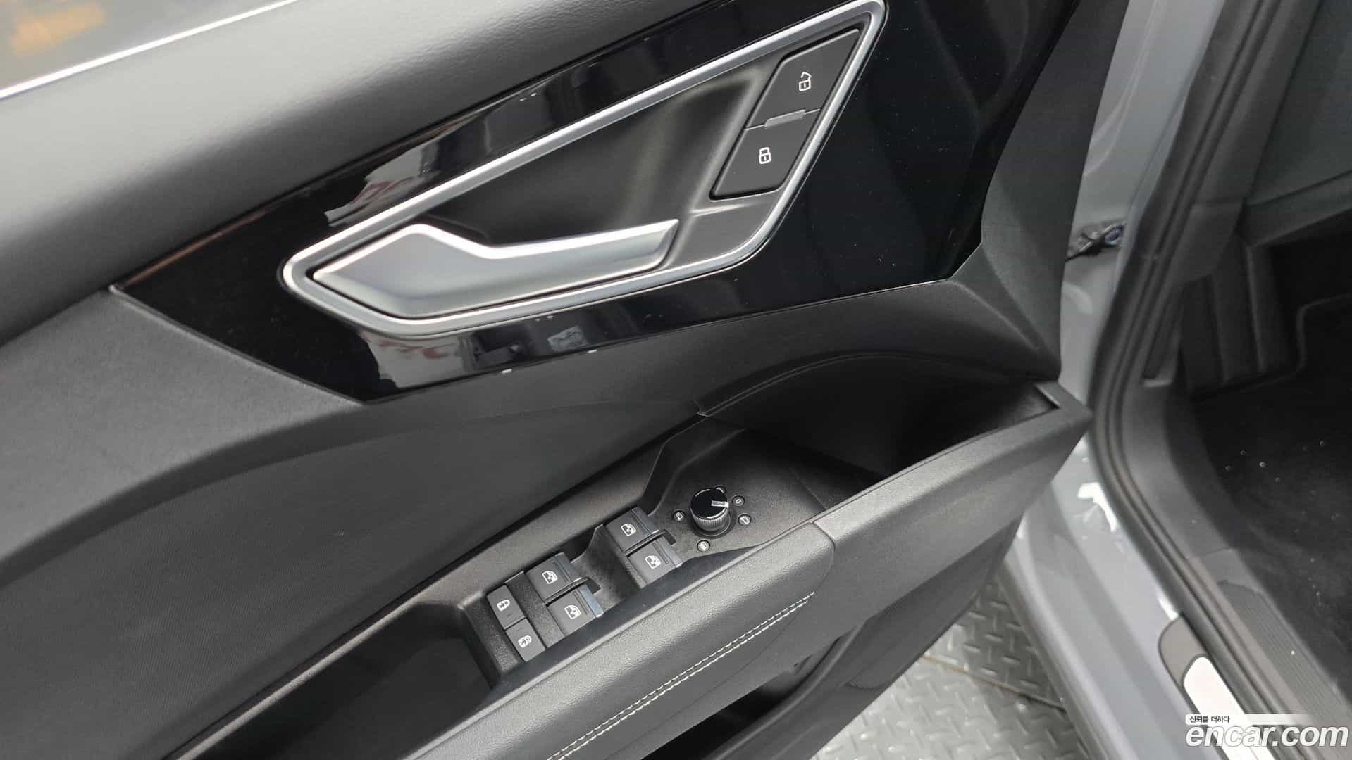 Q4 e-tron Audi 2023.9-OPTION-019