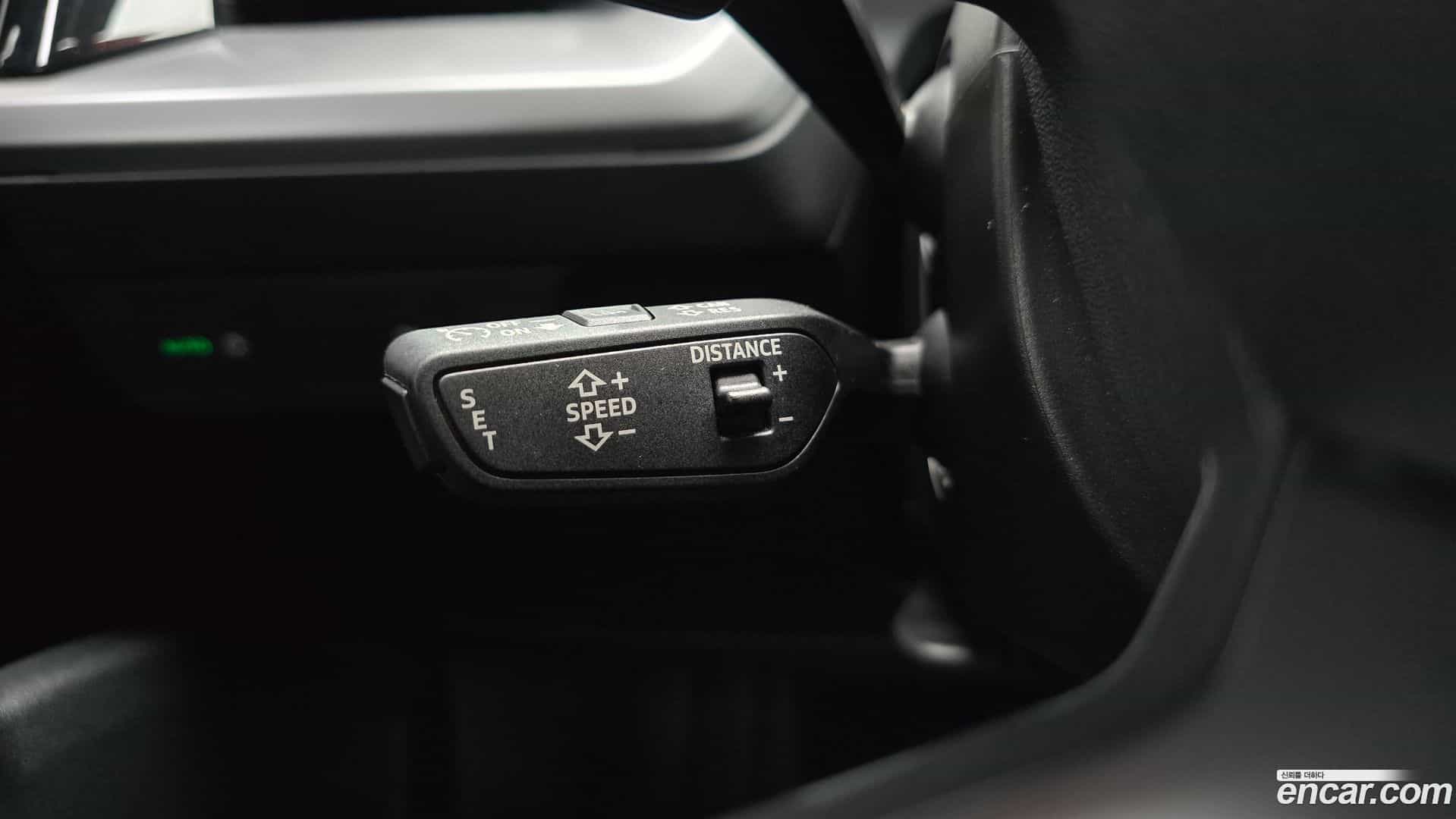 Q4 e-tron Audi 2023.9-OPTION-020