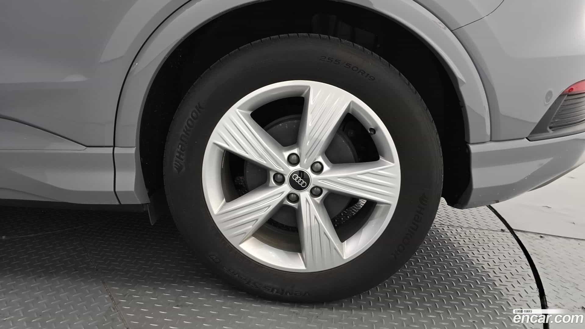 Q4 e-tron Audi 2023.9-OUTER-031