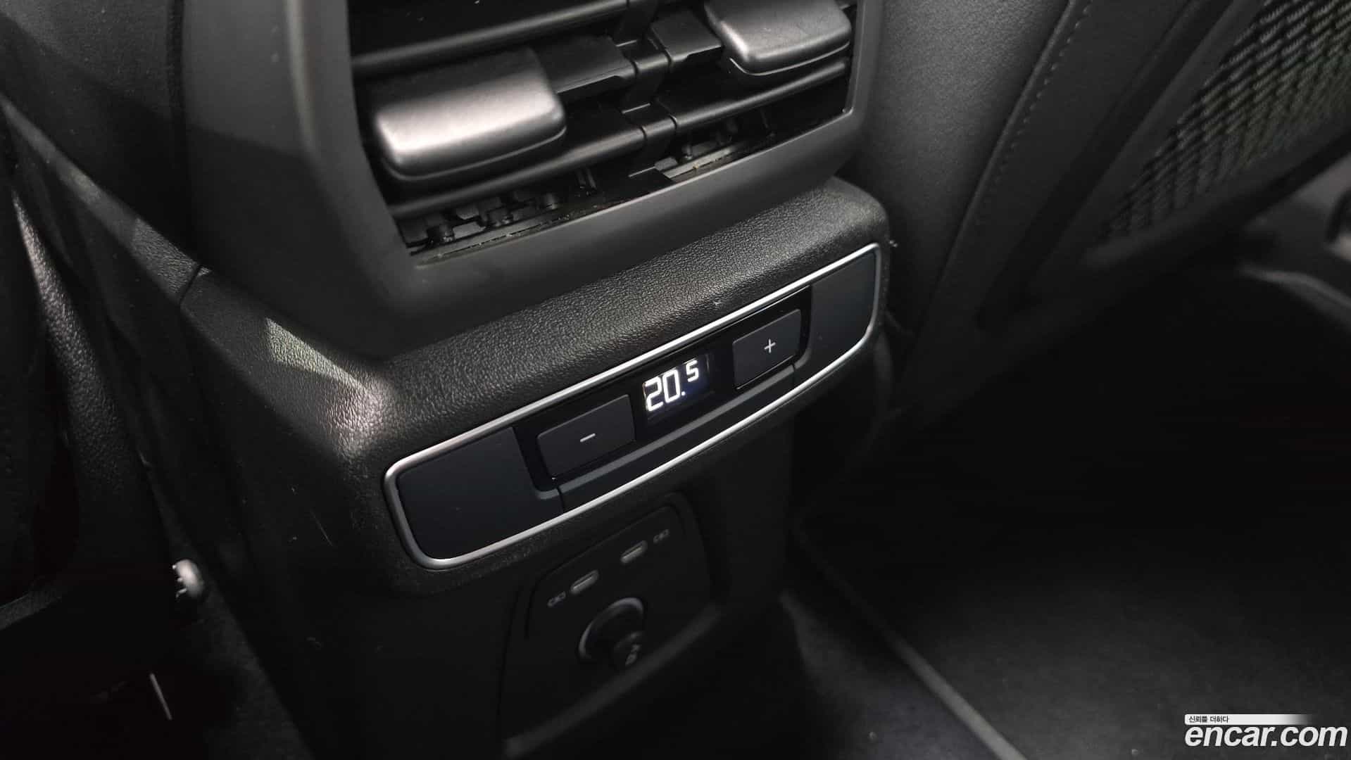 Q4 e-tron Audi 2023.9-OPTION-043