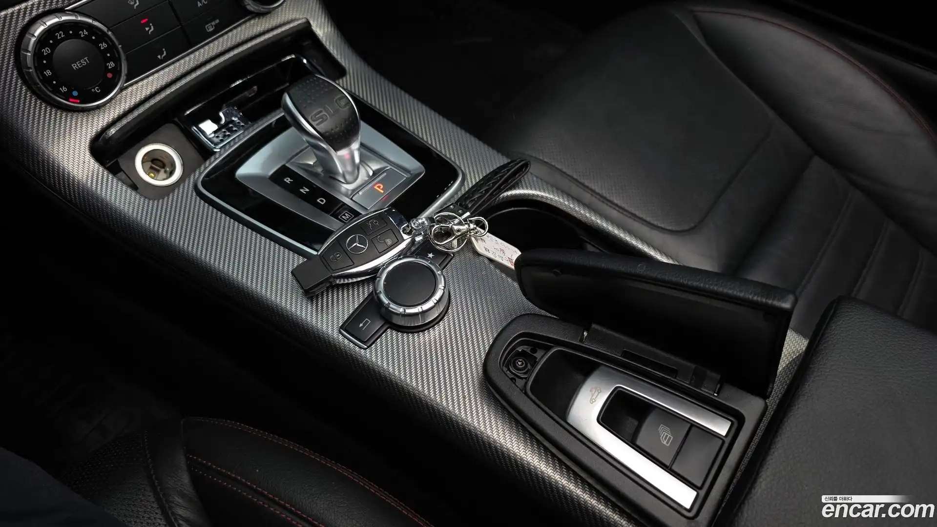 SLC-Class Mercedes-Benz 2017.5-INNER-009