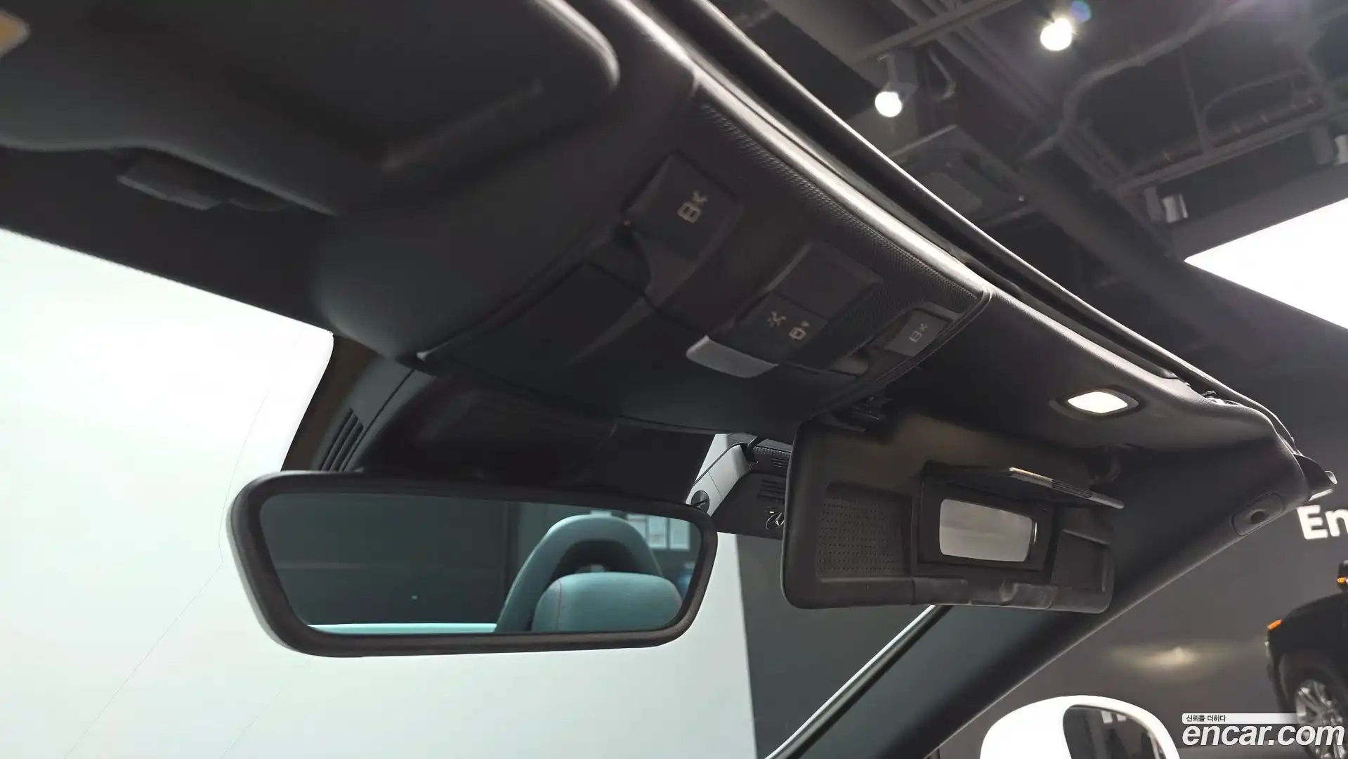 SLC-Class Mercedes-Benz 2017.5-OPTION-022