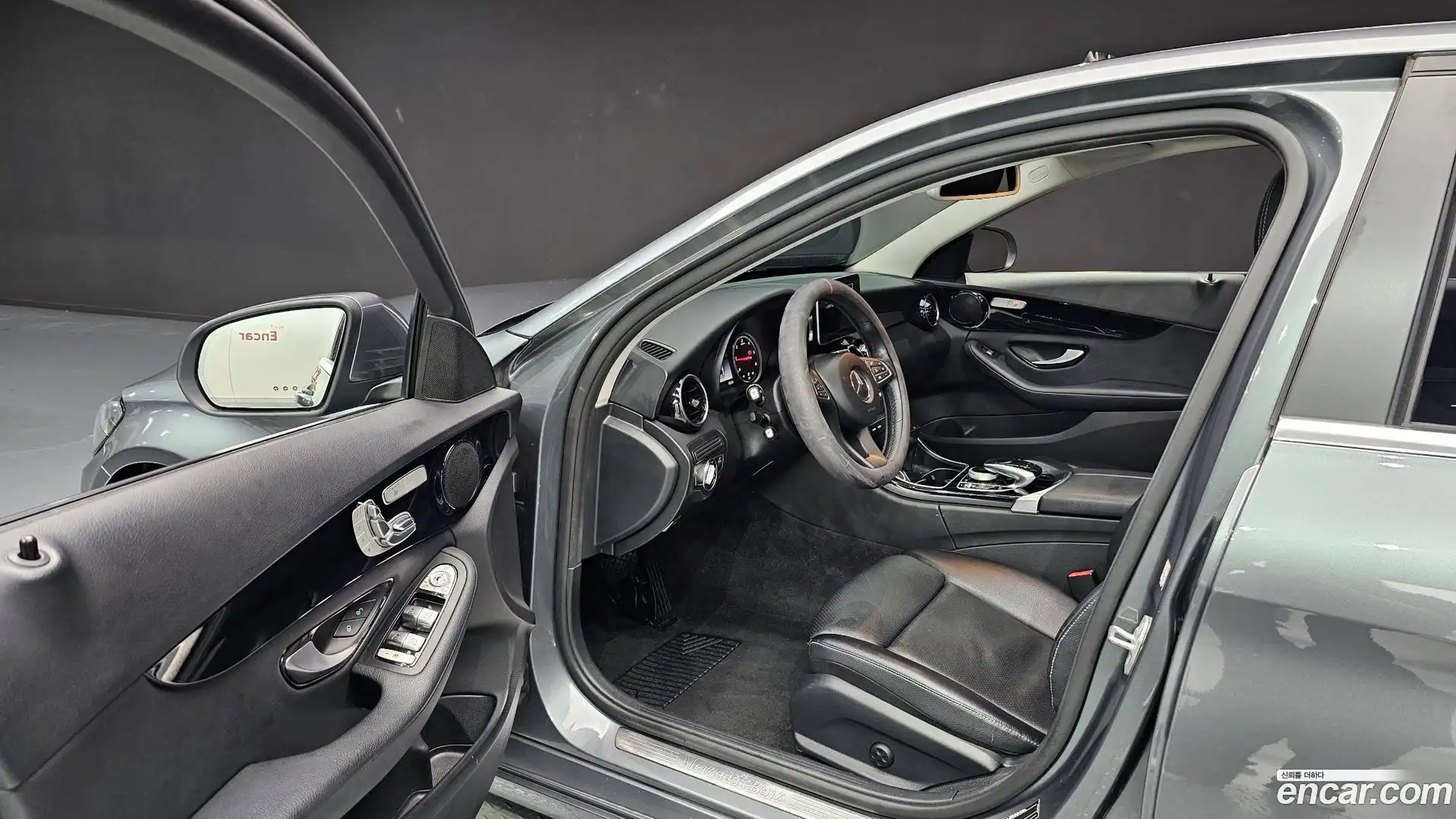 C-Class Mercedes-Benz 2018.3-INNER-010
