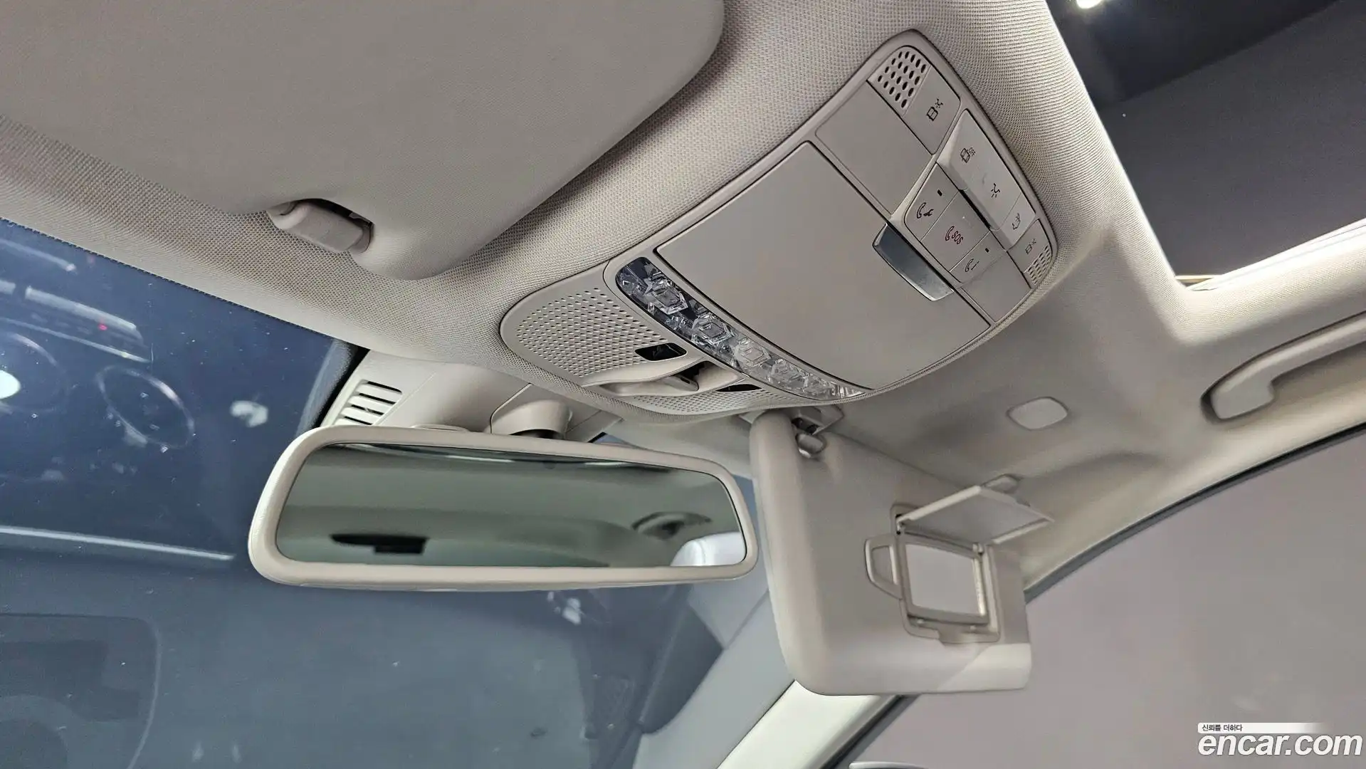C-Class Mercedes-Benz 2018.3-OPTION-020