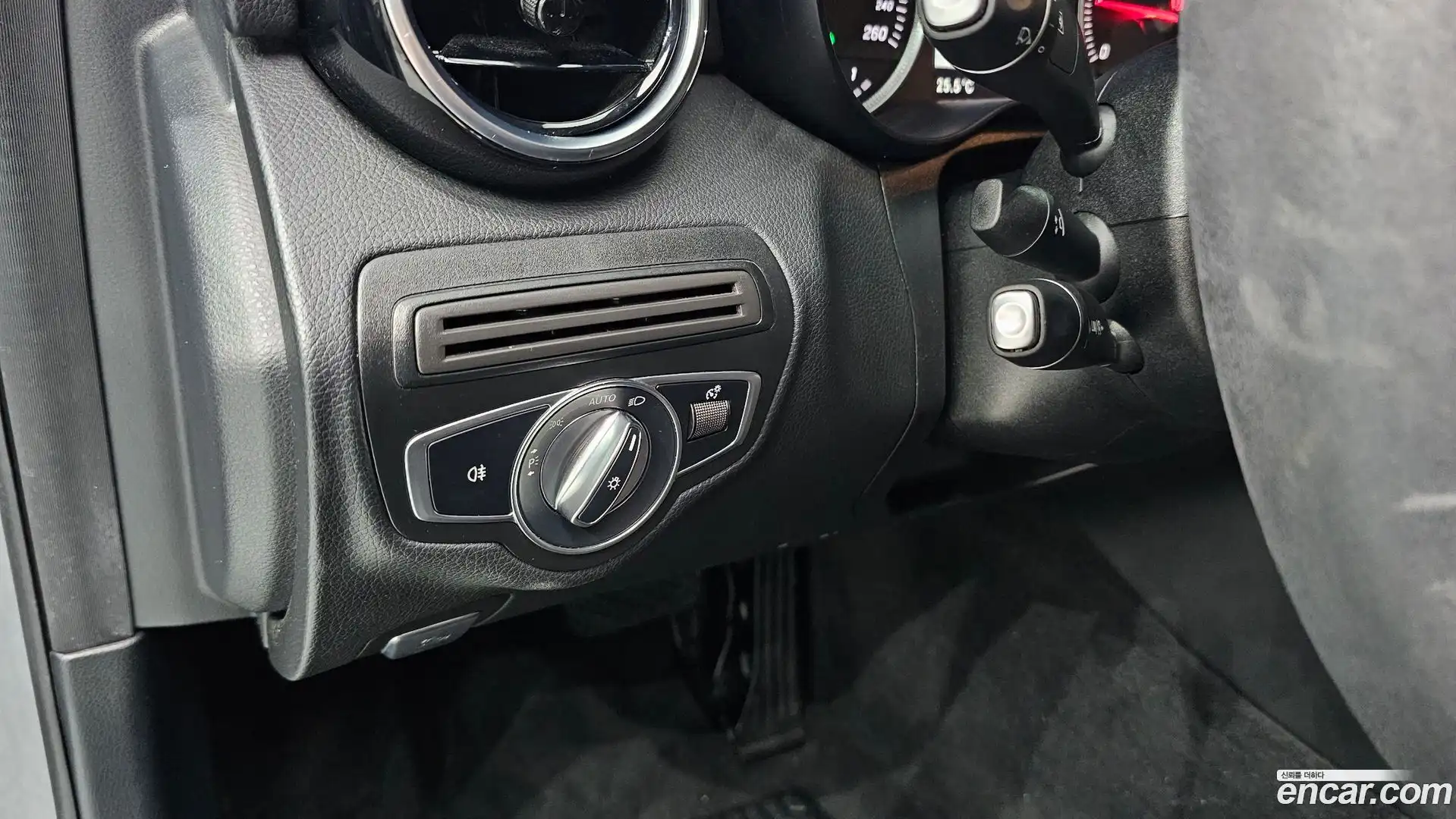 C-Class Mercedes-Benz 2018.3-OPTION-021