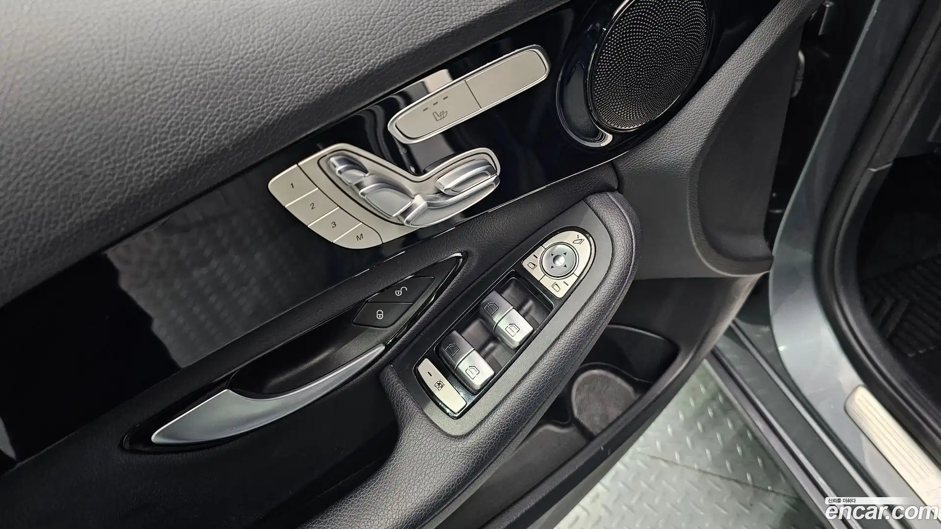 C-Class Mercedes-Benz 2018.3-OPTION-022