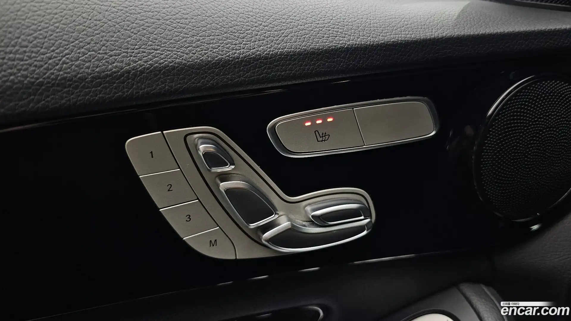 C-Class Mercedes-Benz 2018.3-OPTION-041