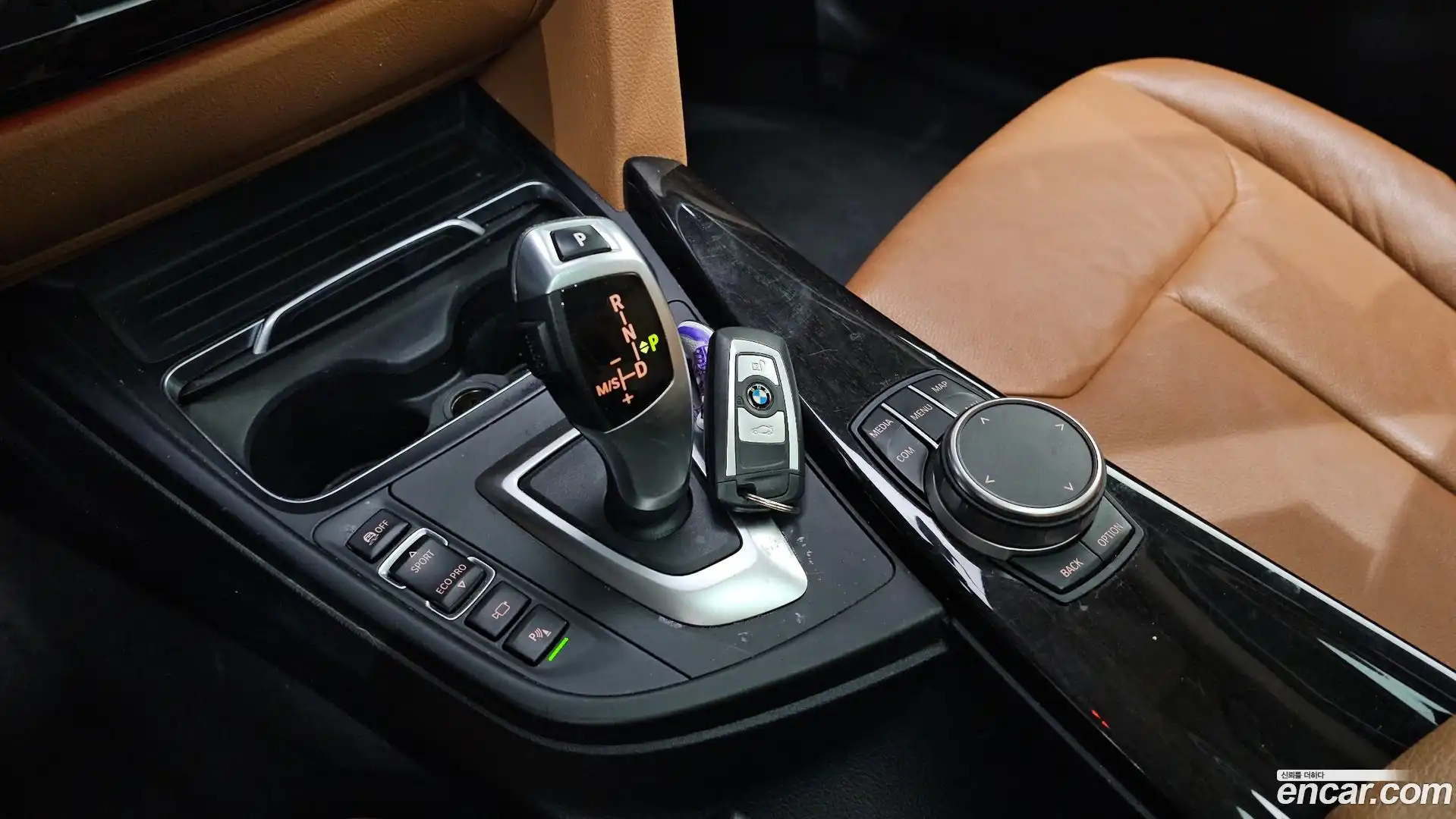 Gran Turismo BMW 2020.0-INNER-009