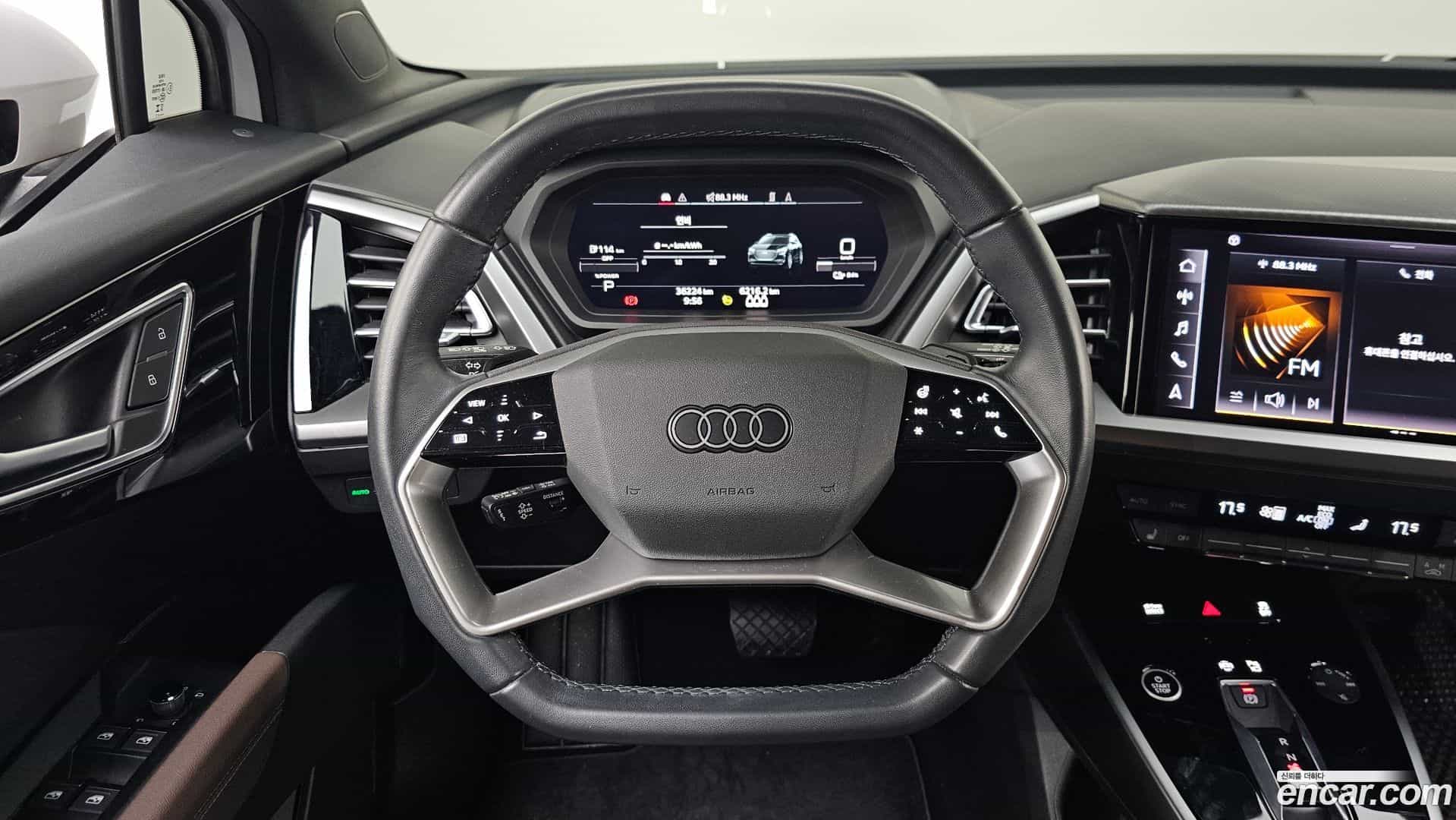 Q4 e-tron Audi 2023.11-OPTION-017