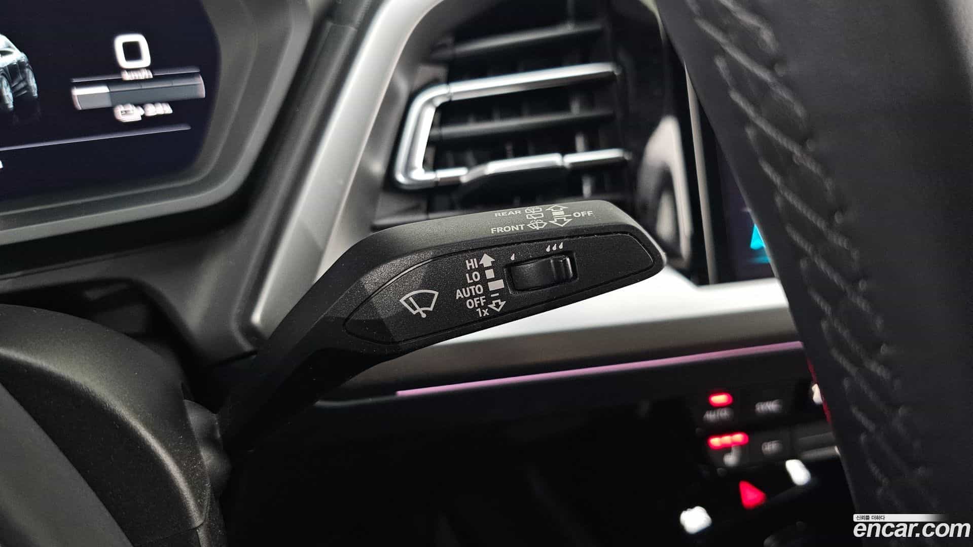 Q4 e-tron Audi 2023.11-OPTION-020
