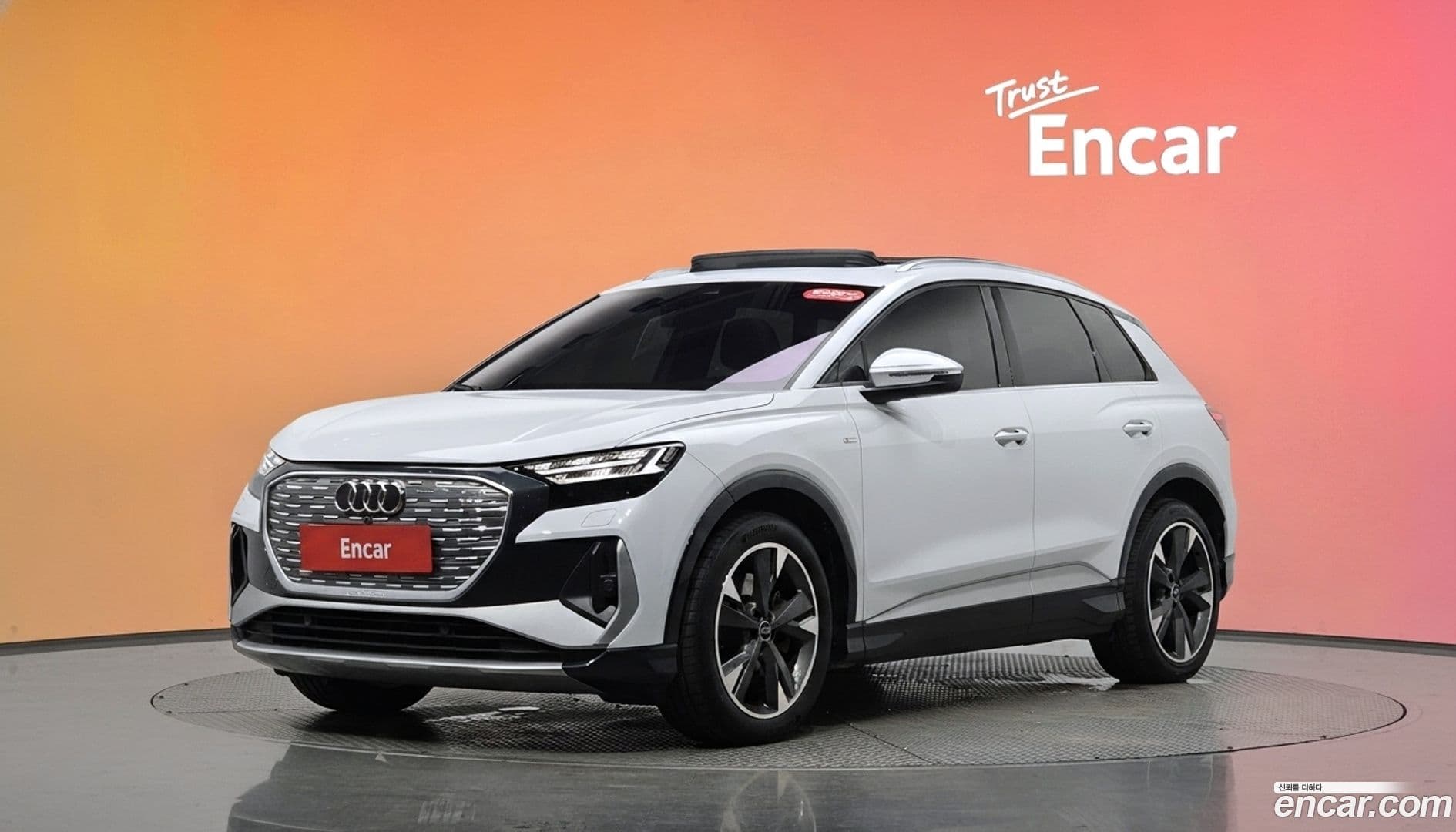 Main__Slider__Photo:Q4 e-tron Audi 2023.11-0