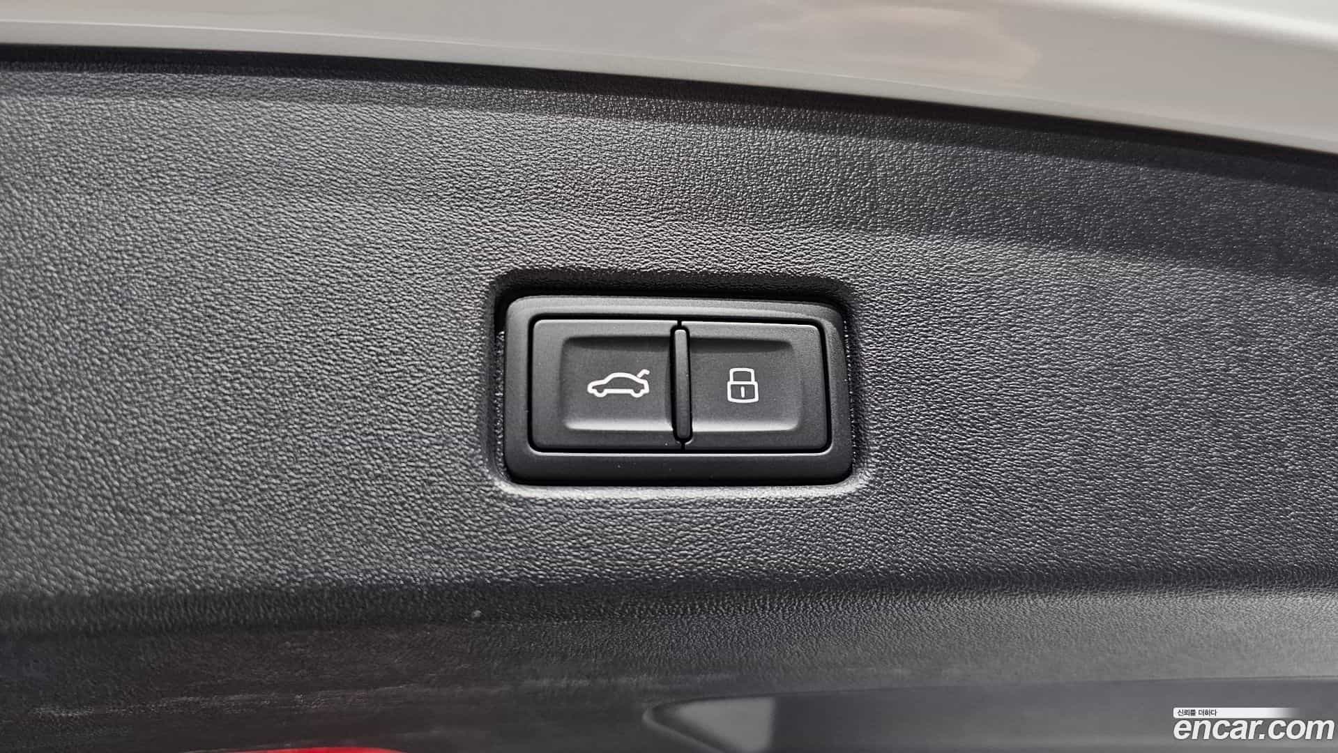 Q4 e-tron Audi 2023.11-OPTION-044