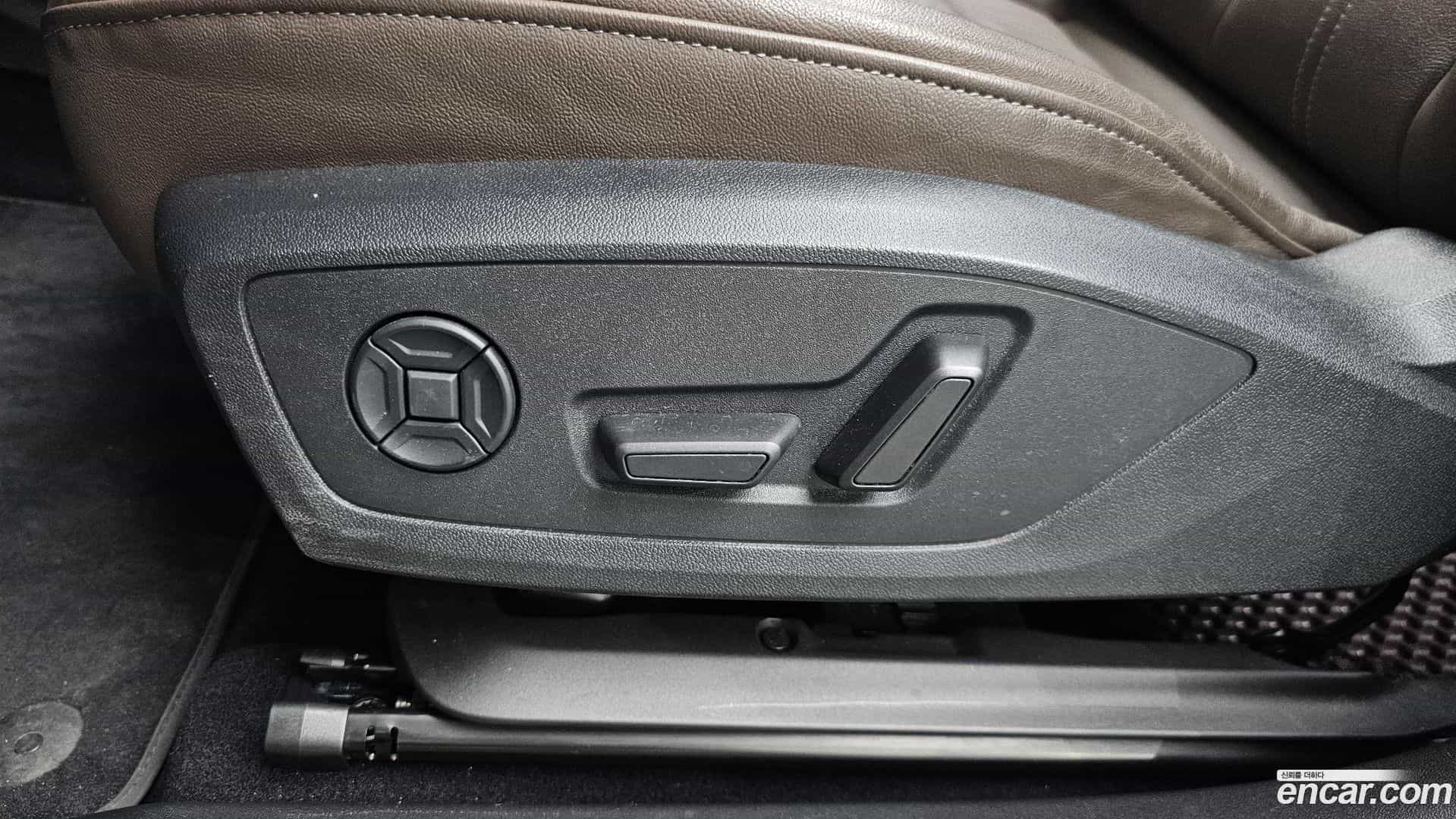 Q4 e-tron Audi 2023.11-OPTION-045