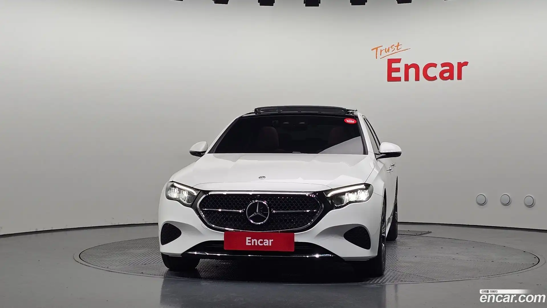 E-Class Mercedes-Benz 2025.0-OUTER-003