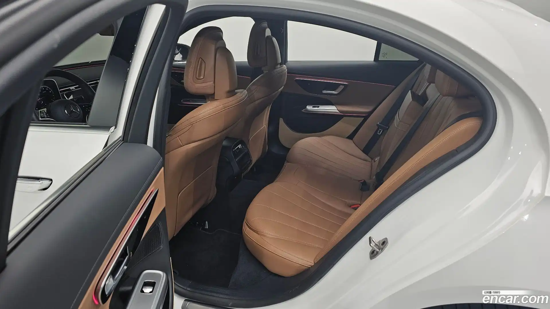 E-Class Mercedes-Benz 2025.0-OPTION-015