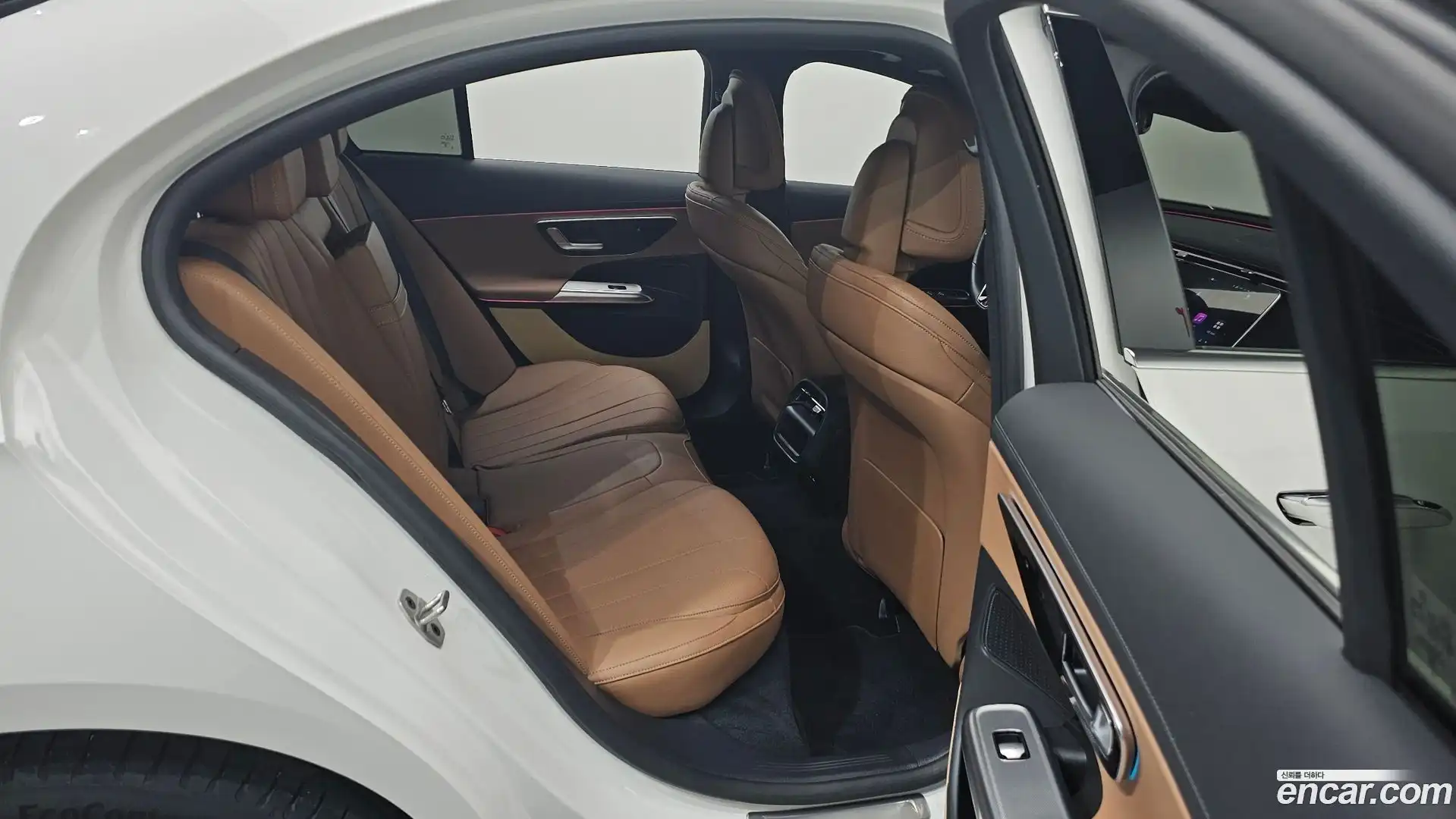 E-Class Mercedes-Benz 2025.0-OPTION-016