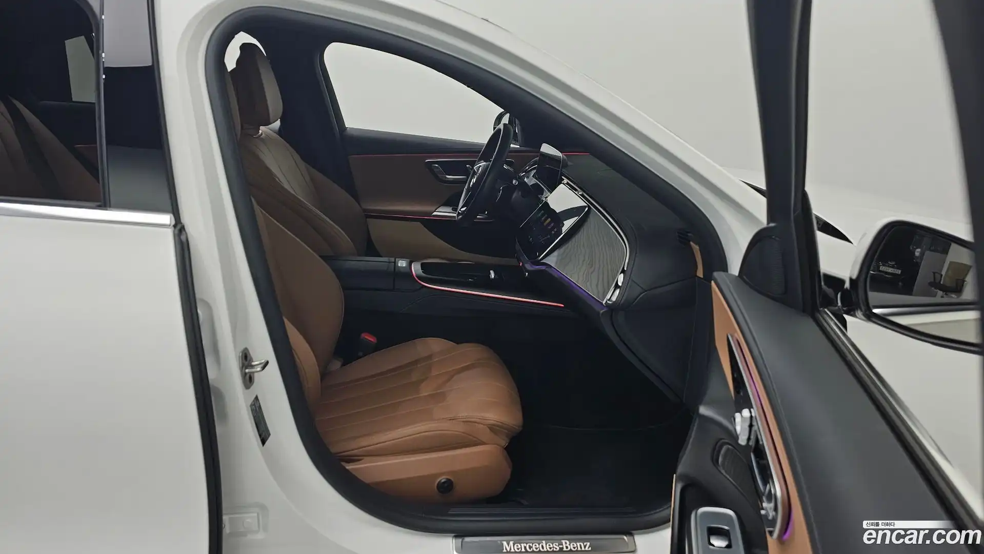 E-Class Mercedes-Benz 2025.0-INNER-036