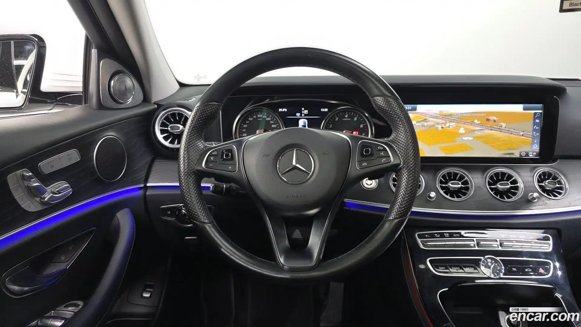 E-Class Mercedes-Benz 2017.6-OPTION-017