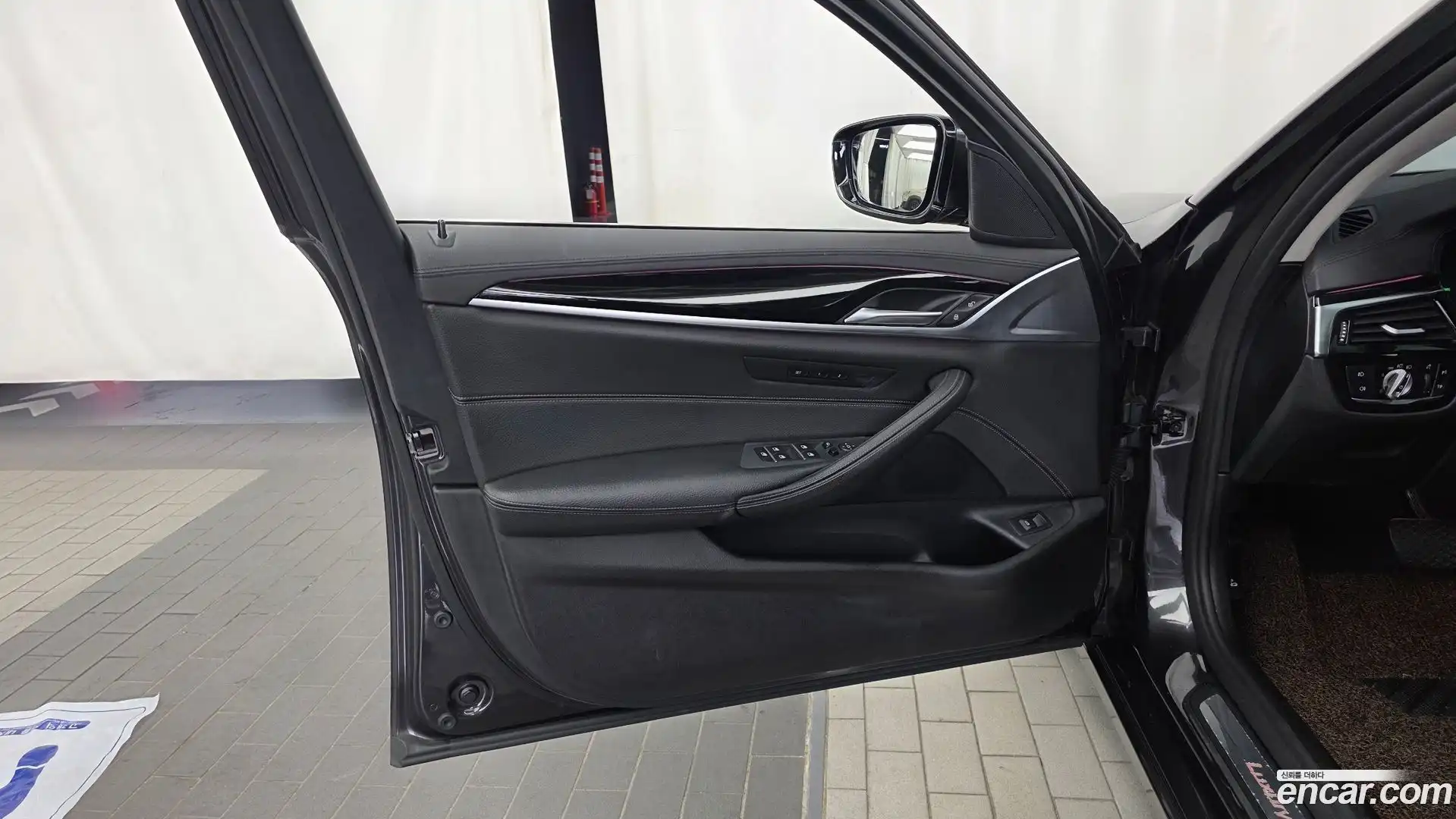 5-Series BMW 2018.11-INNER-034