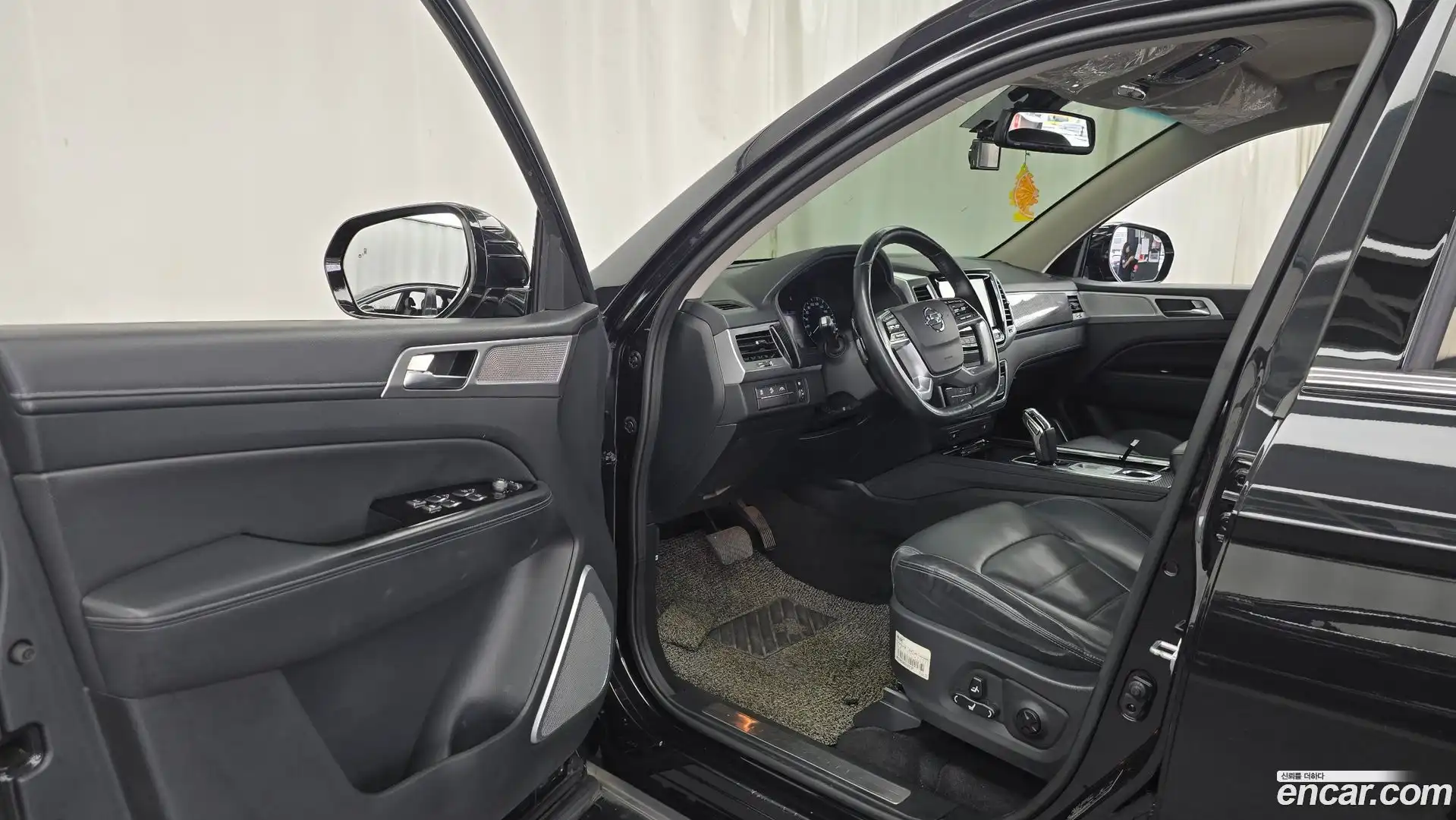 Rexton KG Mobility 2021.4-INNER-010