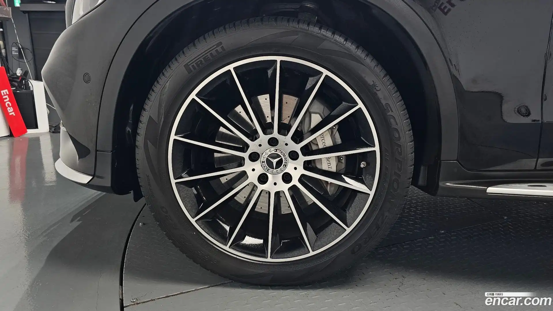 GLC-Class Mercedes-Benz 2018.3-OUTER-005