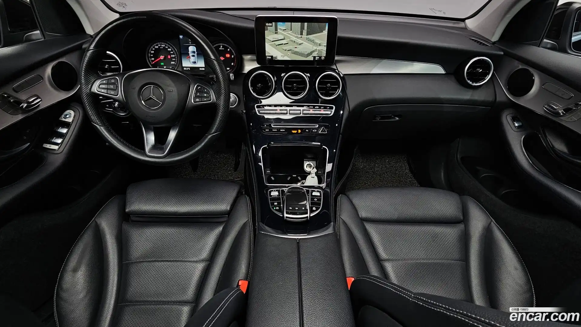 GLC-Class Mercedes-Benz 2018.3-INNER-007