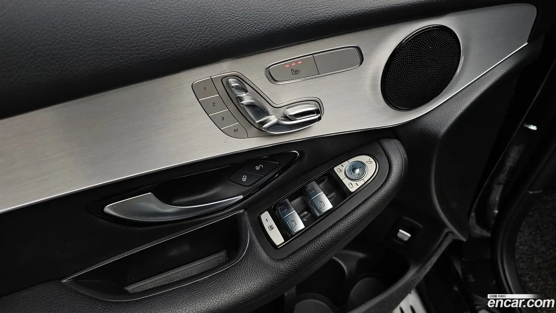 GLC-Class Mercedes-Benz 2018.3-OPTION-021