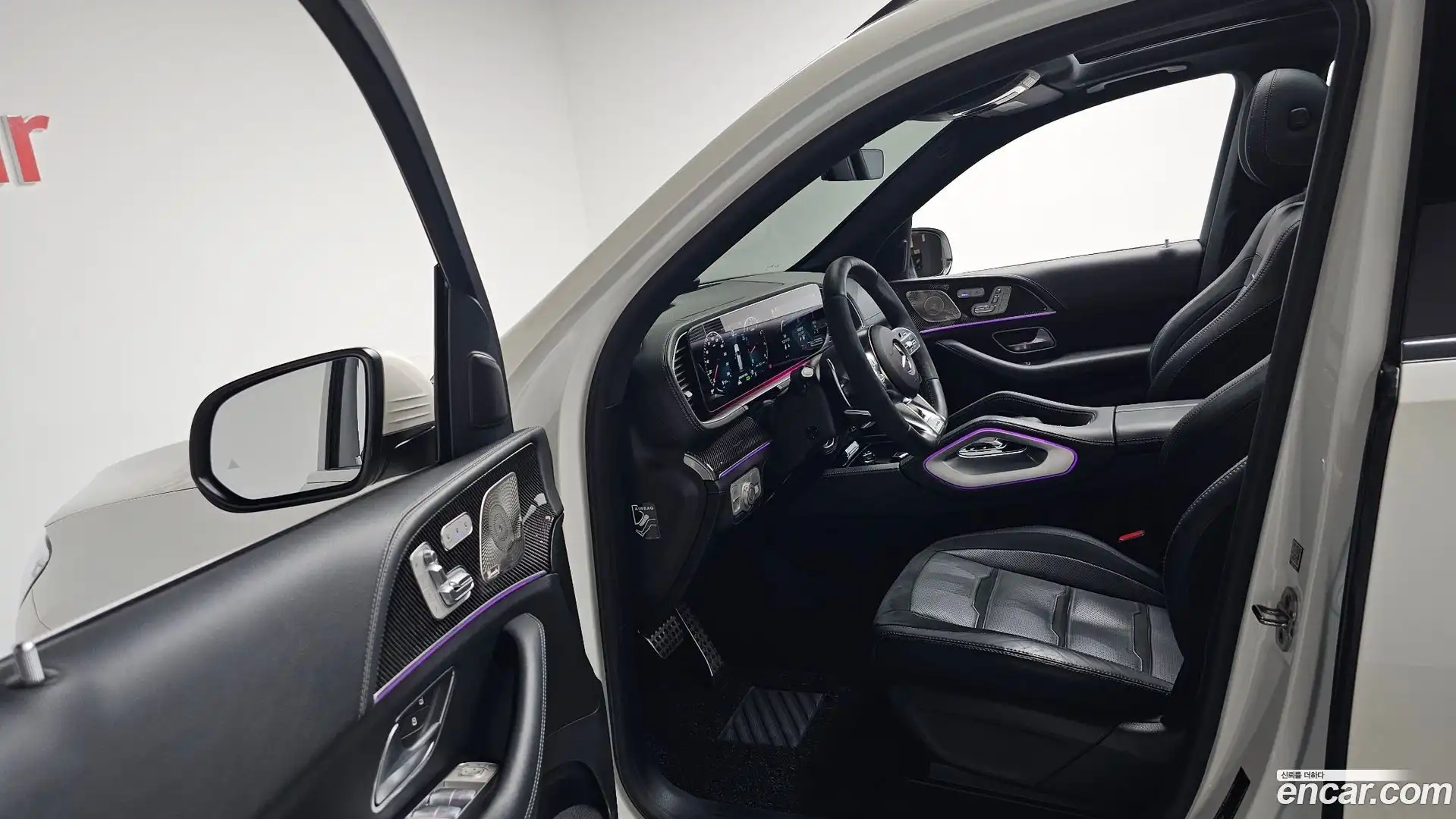 GLE-Class Mercedes-Benz 2022.8-INNER-010