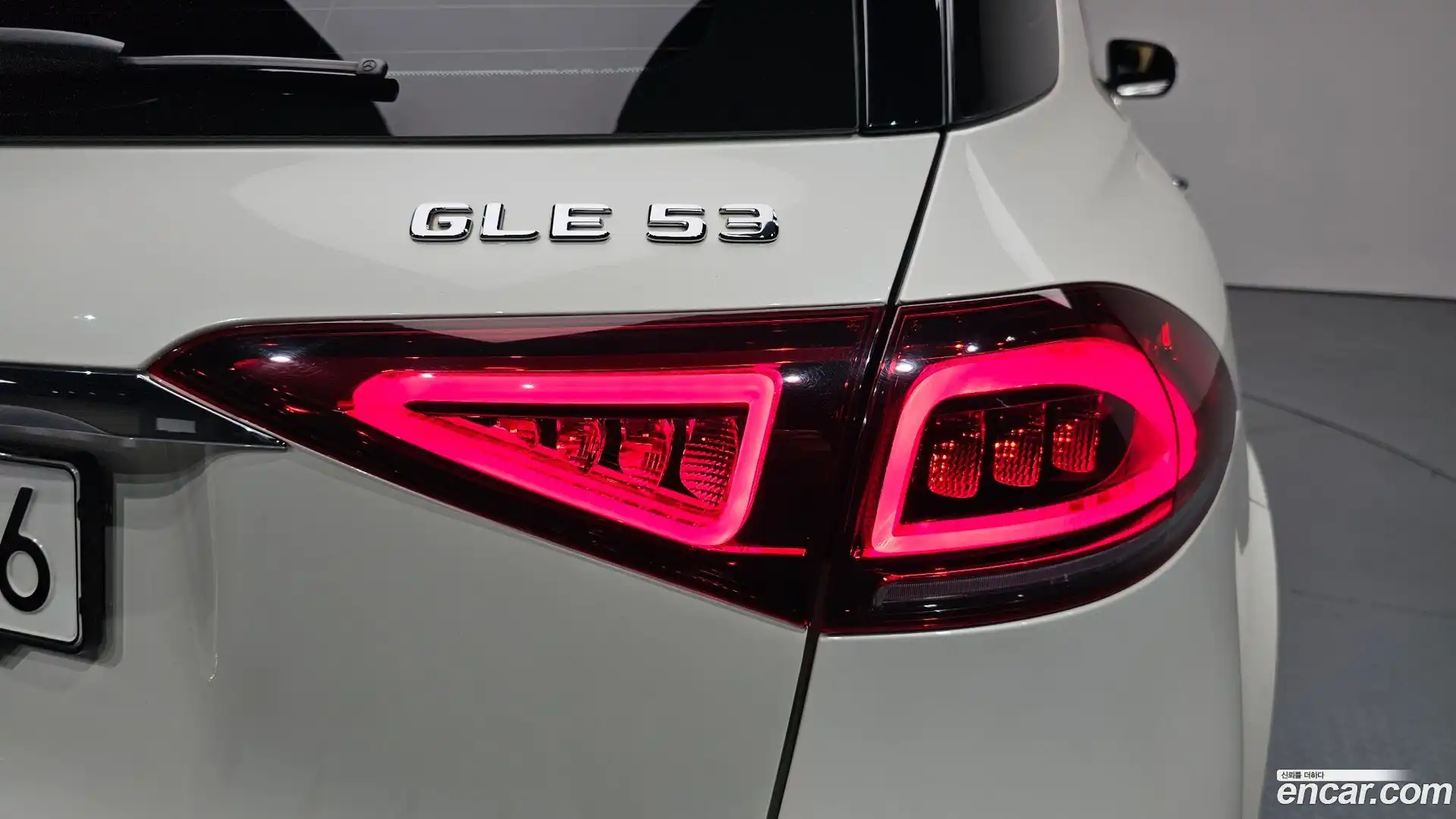 GLE-Class Mercedes-Benz 2022.8-OUTER-033