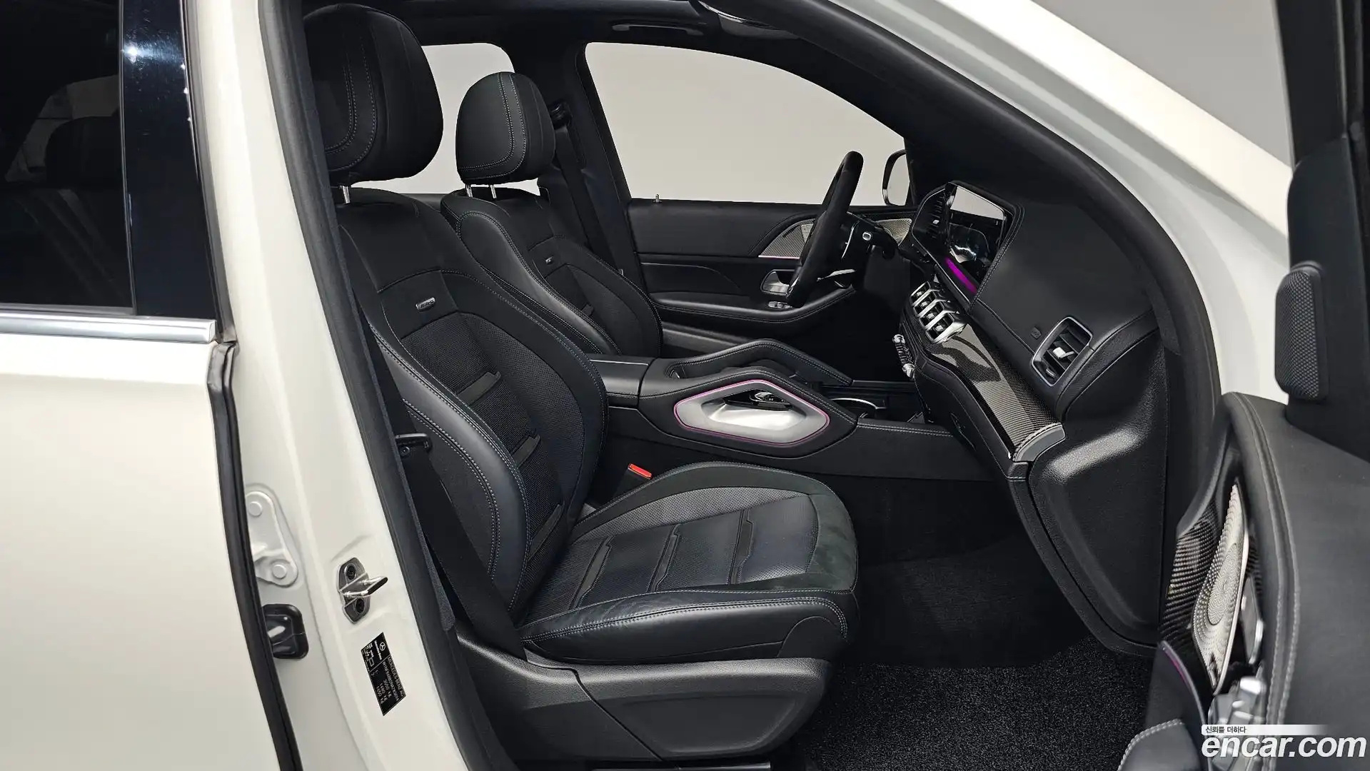 GLE-Class Mercedes-Benz 2022.8-INNER-036