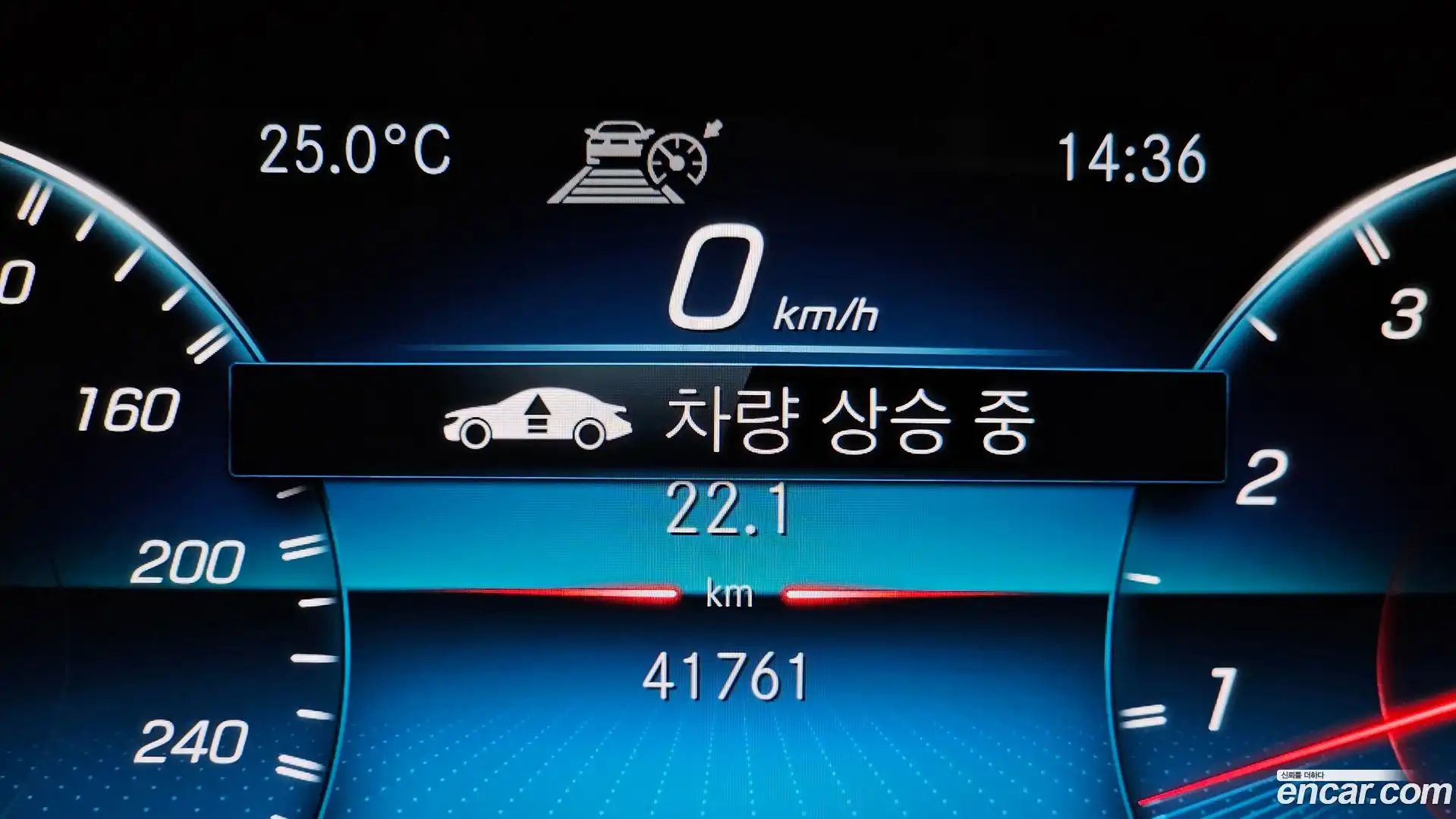 GLE-Class Mercedes-Benz 2022.8-OPTION-046