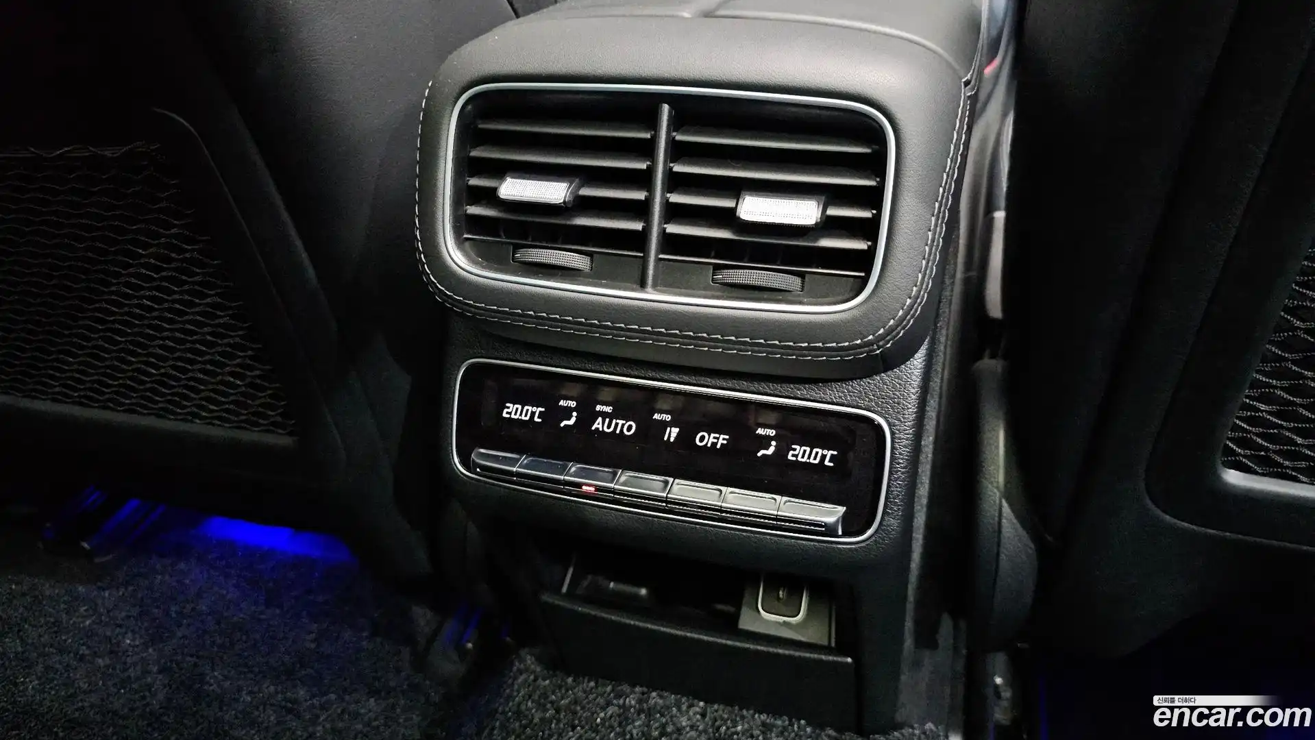 GLE-Class Mercedes-Benz 2022.8-OPTION-050