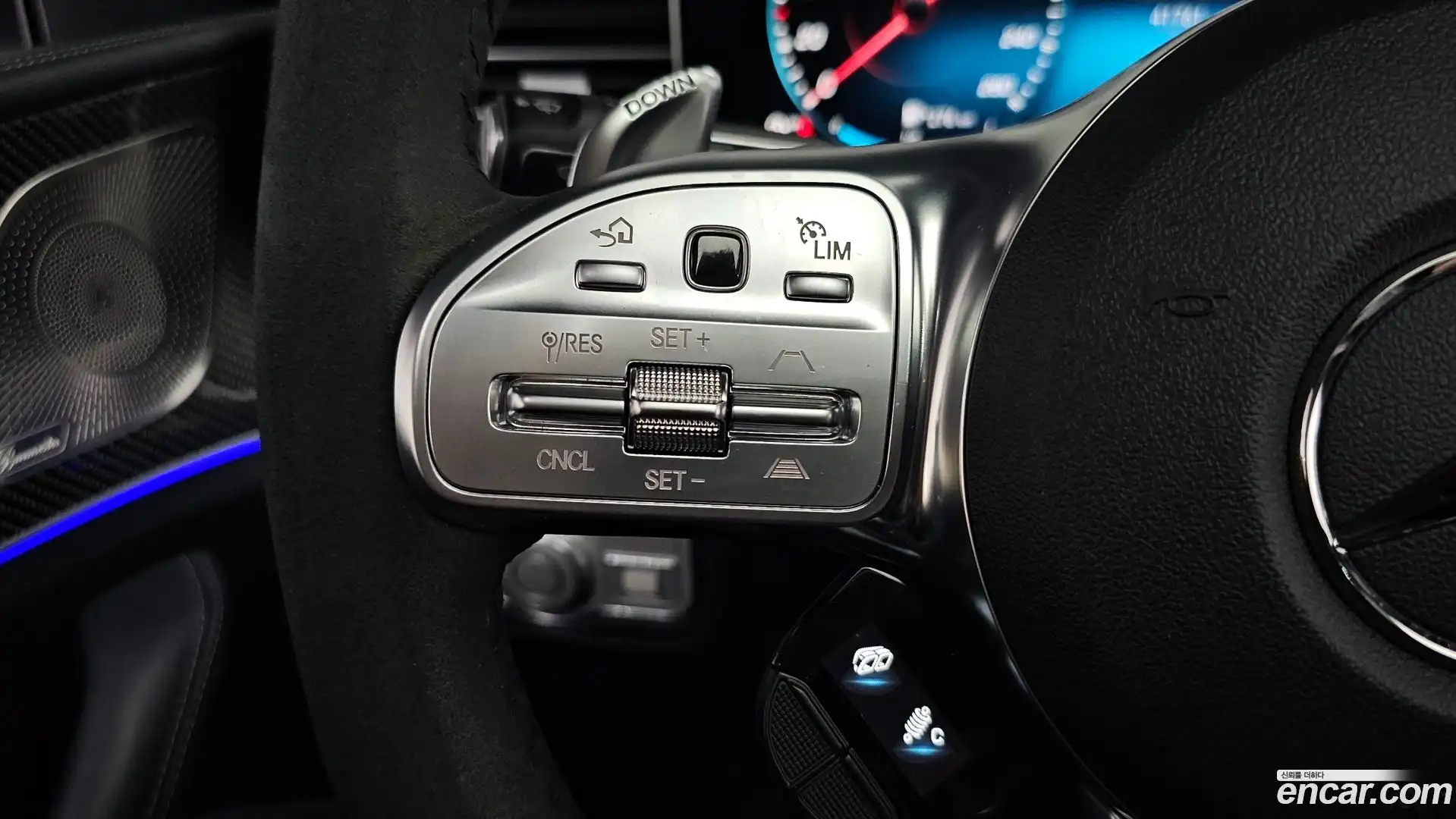 GLE-Class Mercedes-Benz 2022.8-OPTION-051