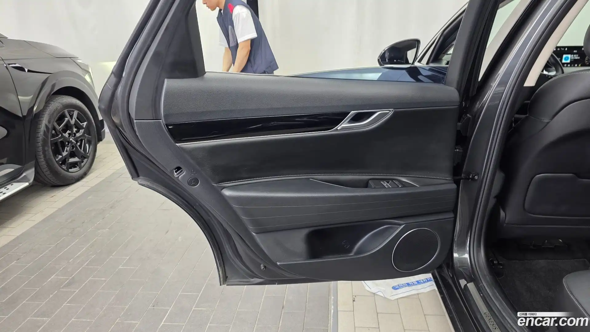 G80 Genesis 2021.2-INNER-035