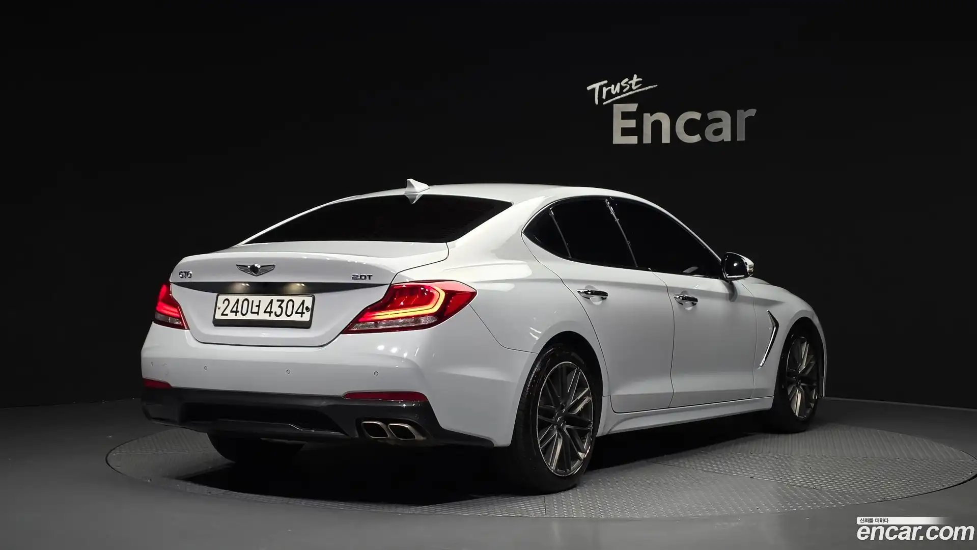 G70 Genesis 2018.0-OUTER-002