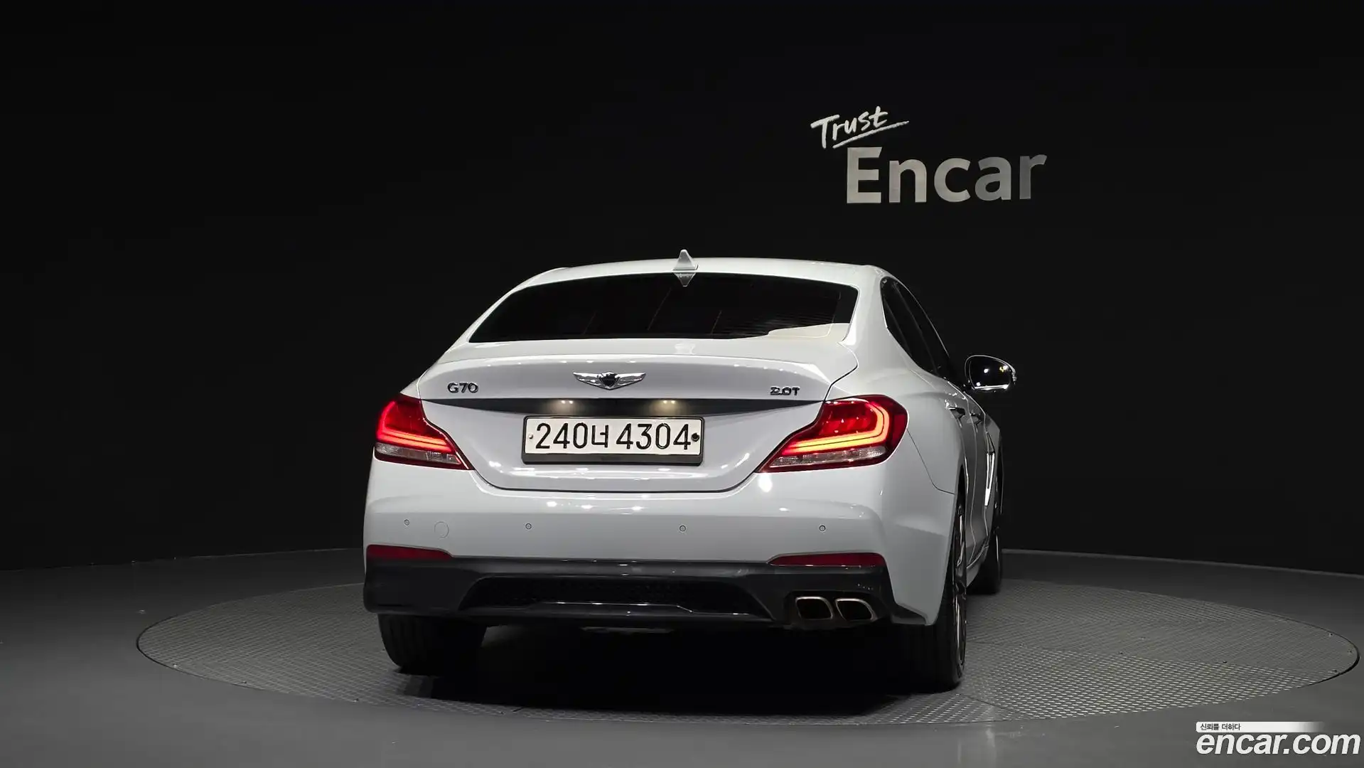 G70 Genesis 2018.0-OUTER-004