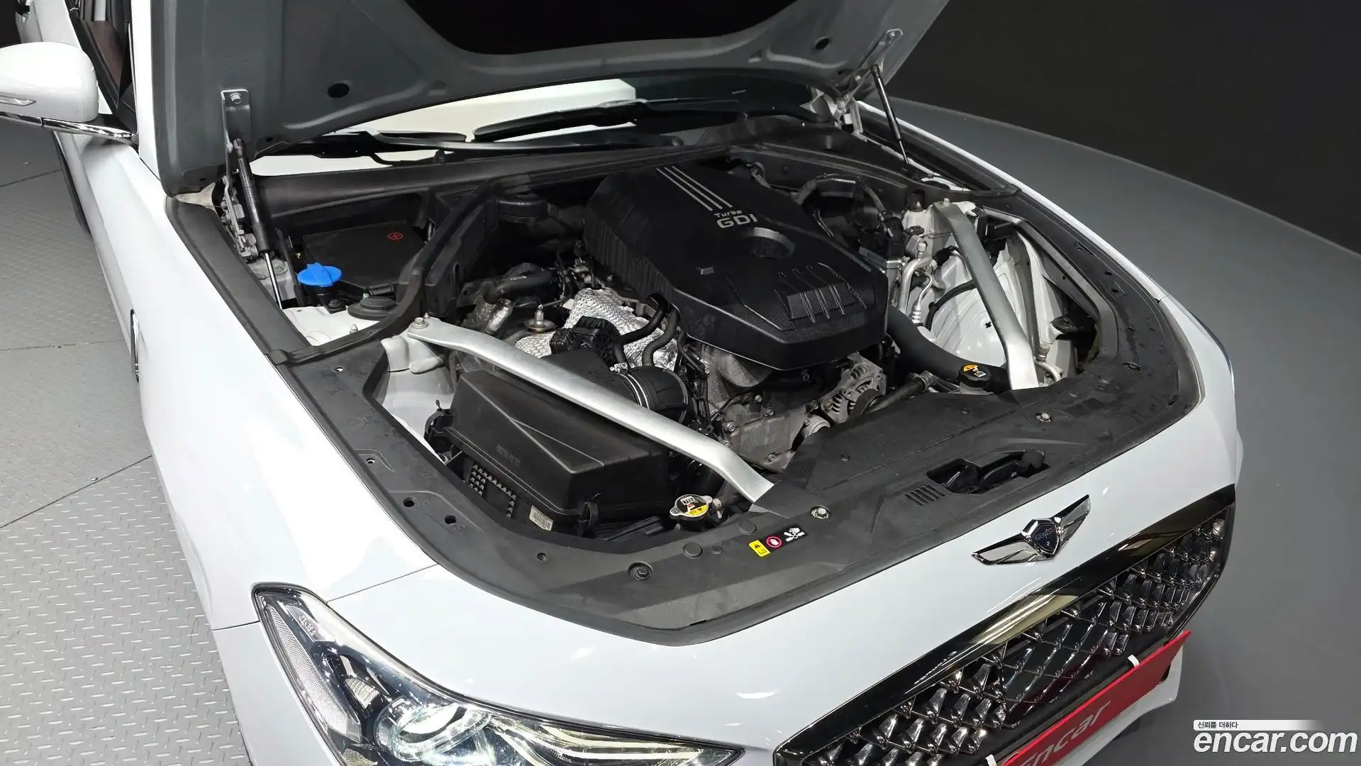 G70 Genesis 2018.0-OUTER-006