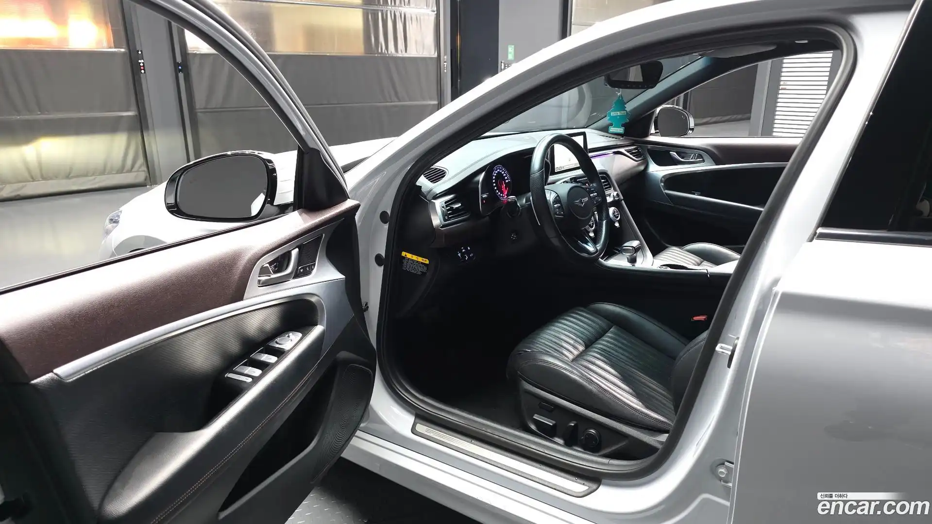 G70 Genesis 2018.0-INNER-010