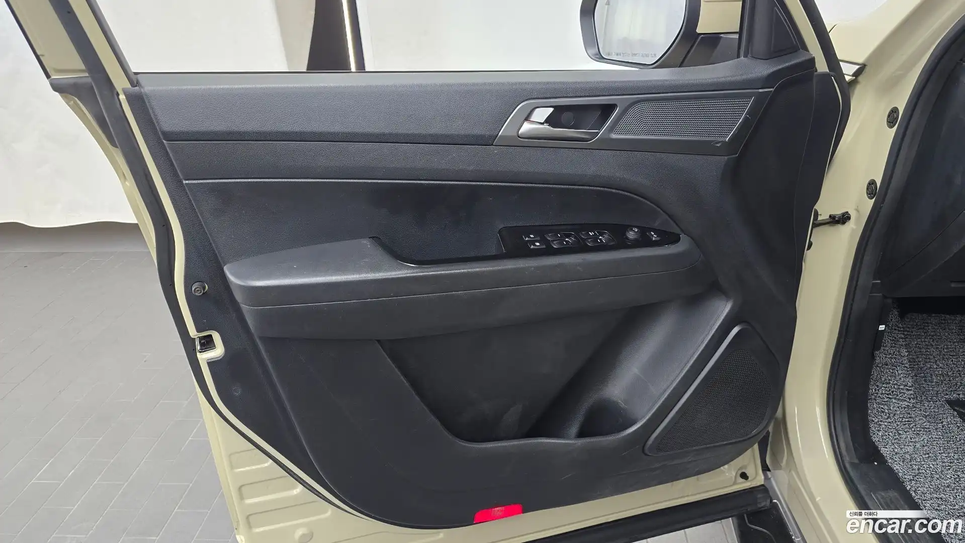 Rexton KG Mobility 2023.8-INNER-034