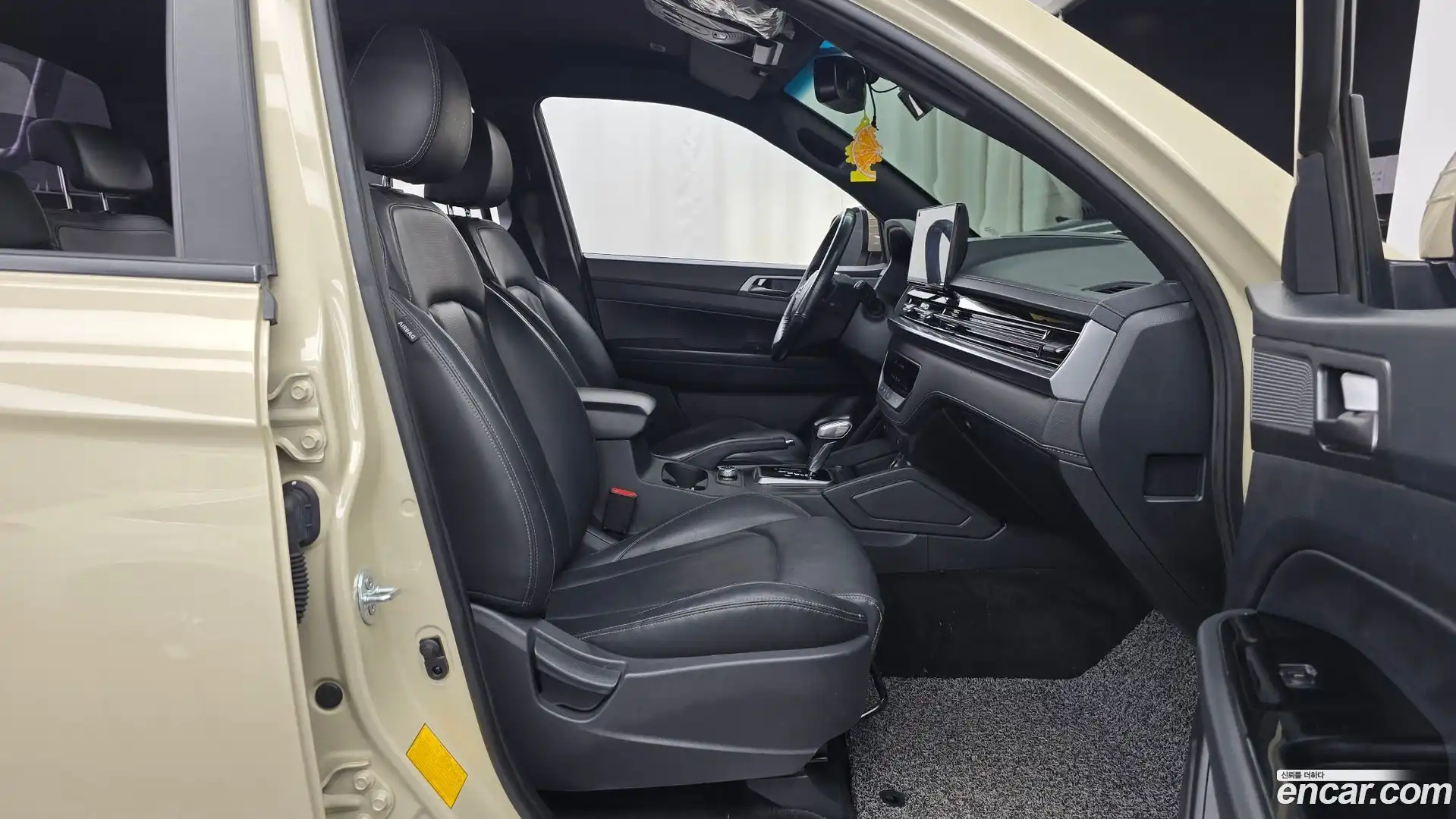 Rexton KG Mobility 2023.8-INNER-036