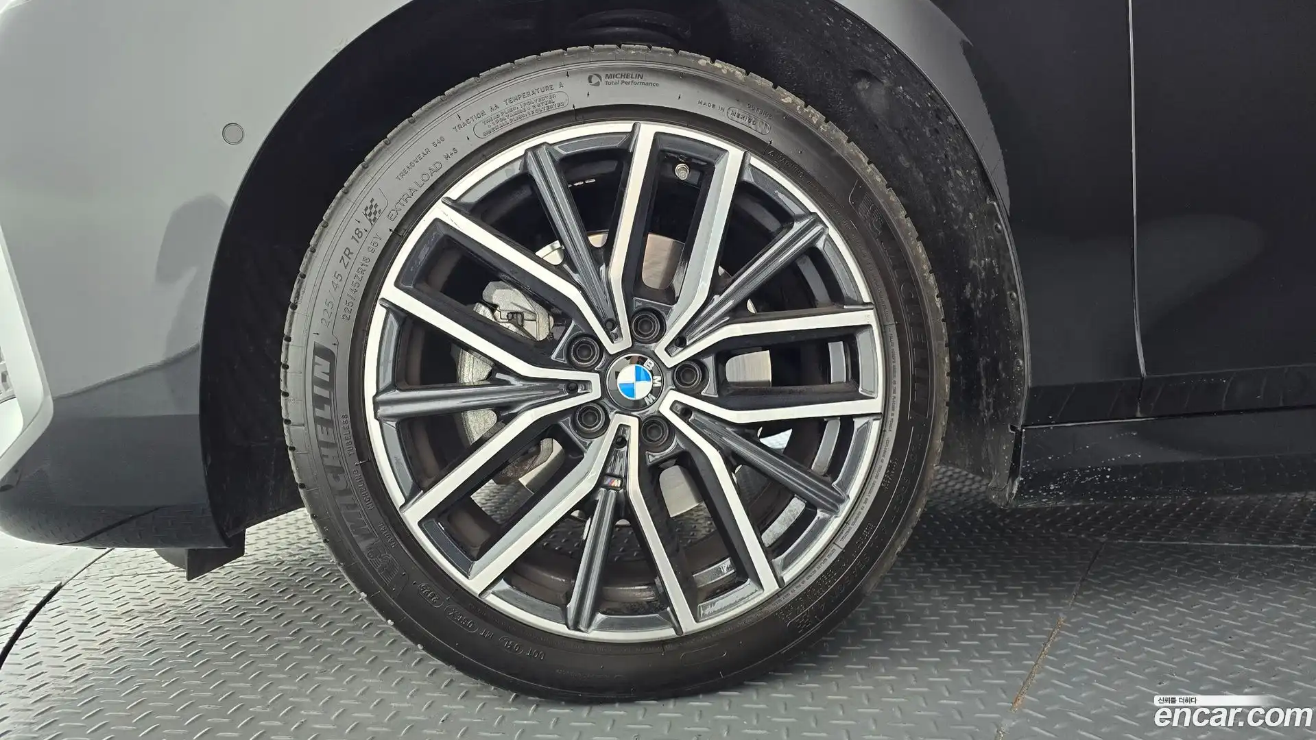 2-Series BMW 2026.1-OUTER-005