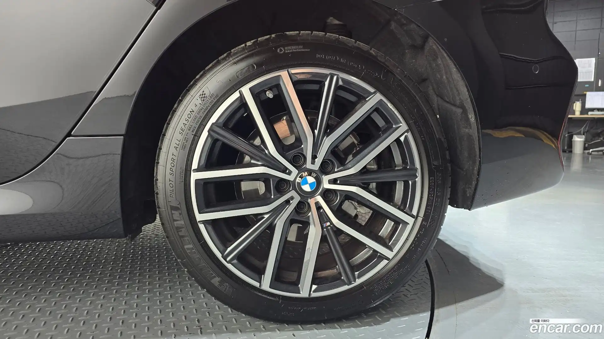2-Series BMW 2026.1-OUTER-031