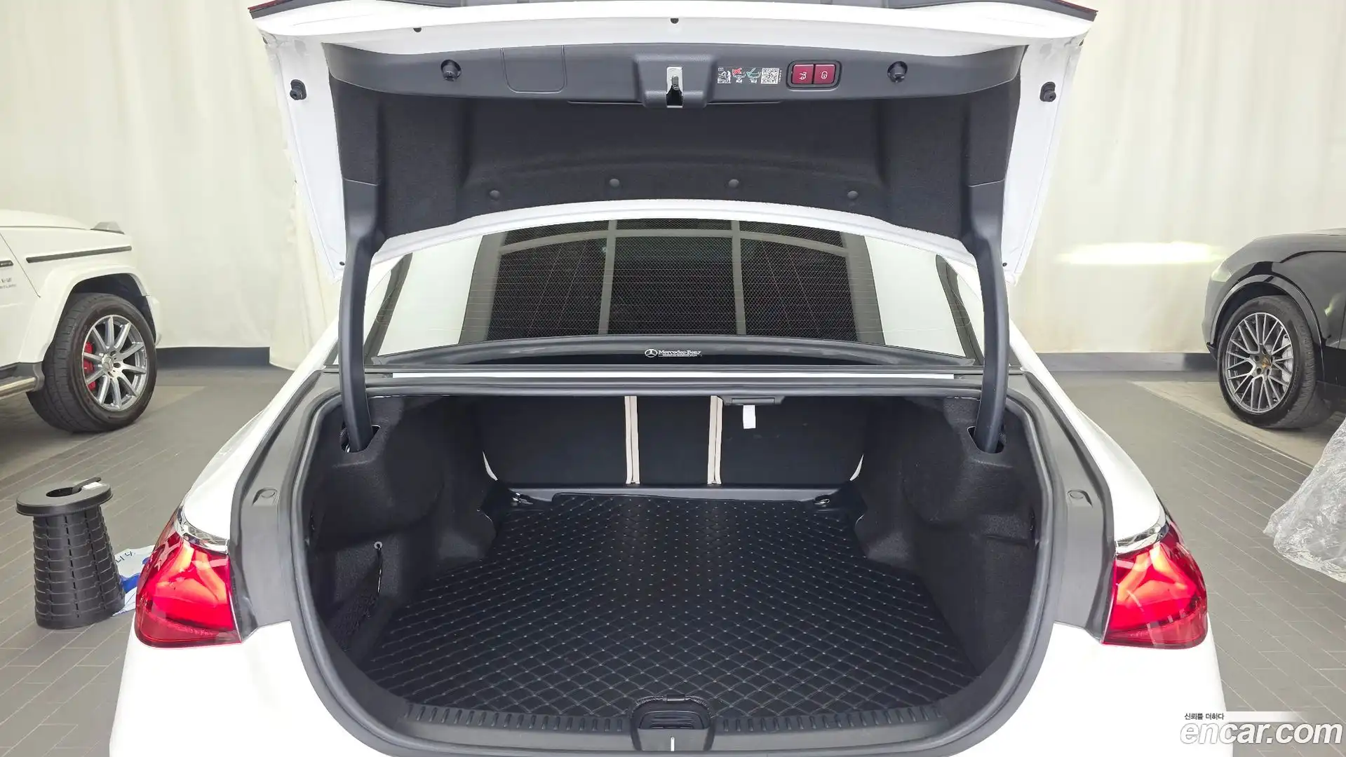 E-Class Mercedes-Benz 2024.11-OPTION-024