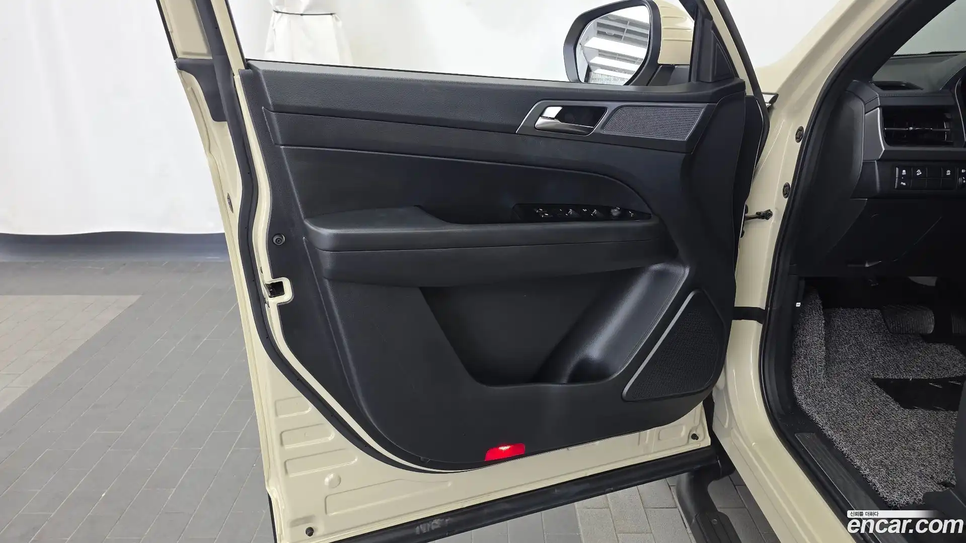 Rexton KG Mobility 2023.9-INNER-034