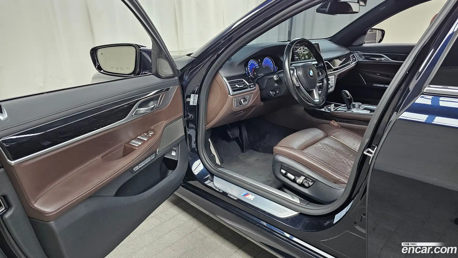 7-Series BMW 2017.7-INNER-010