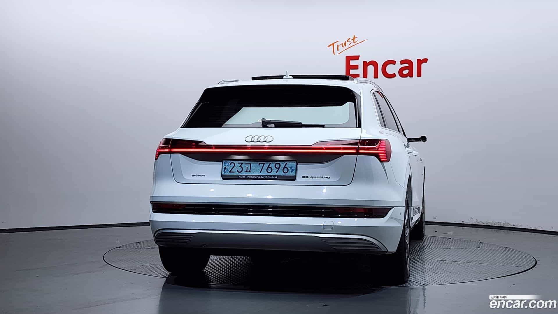 e-tron Audi 2021.10-OUTER-004