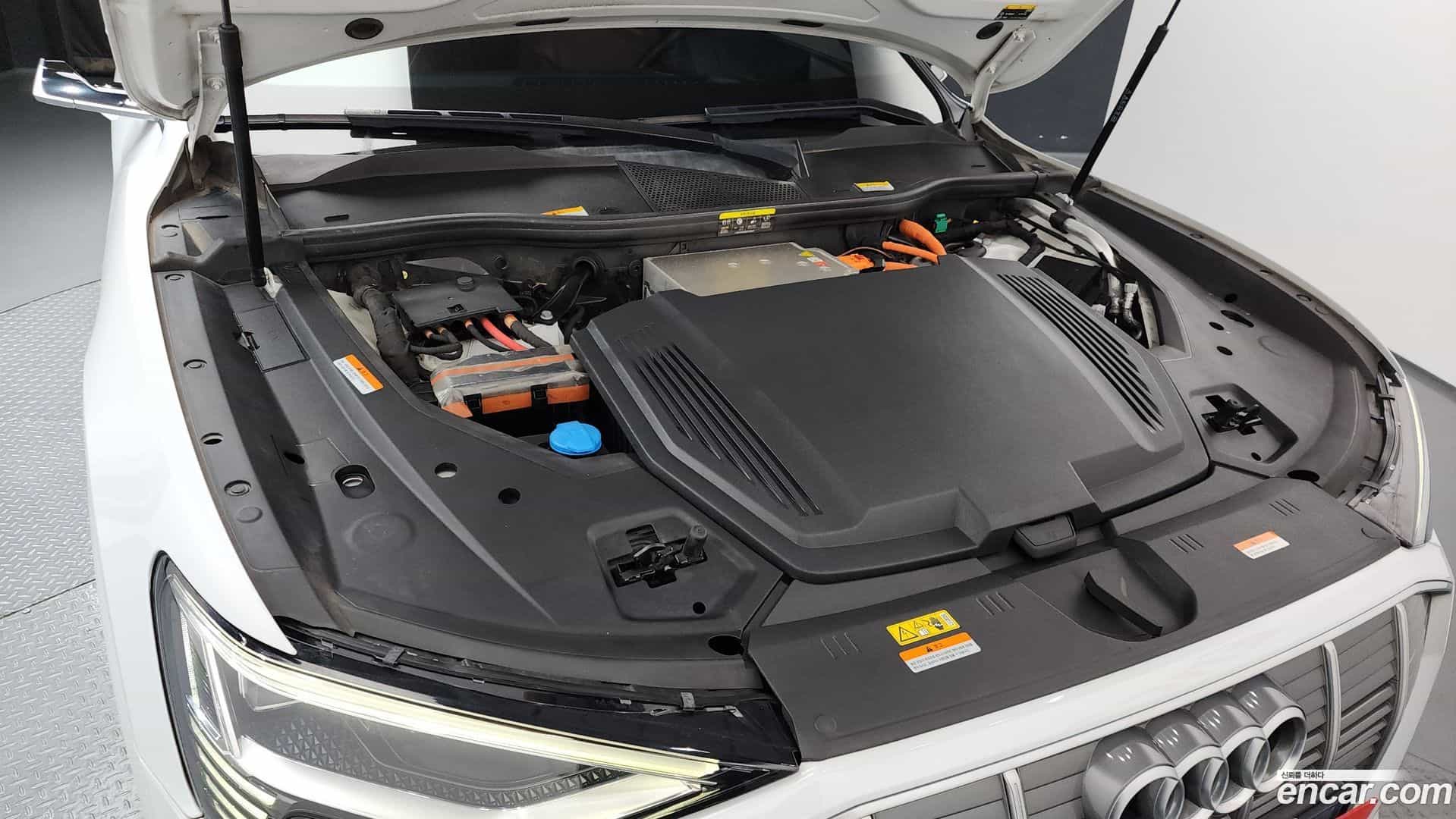 e-tron Audi 2021.10-OUTER-006